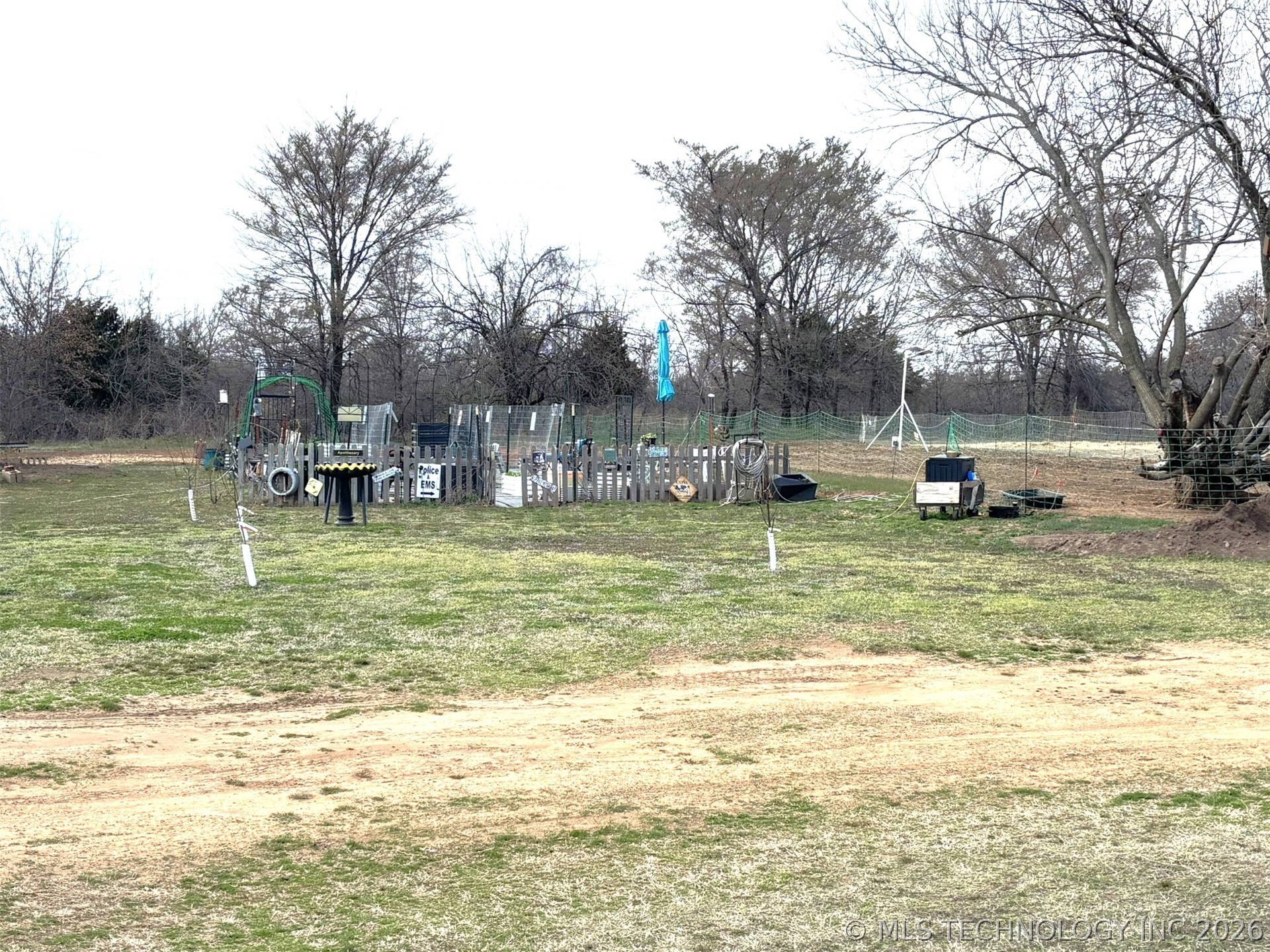423334 E 1020 Property Photo 36