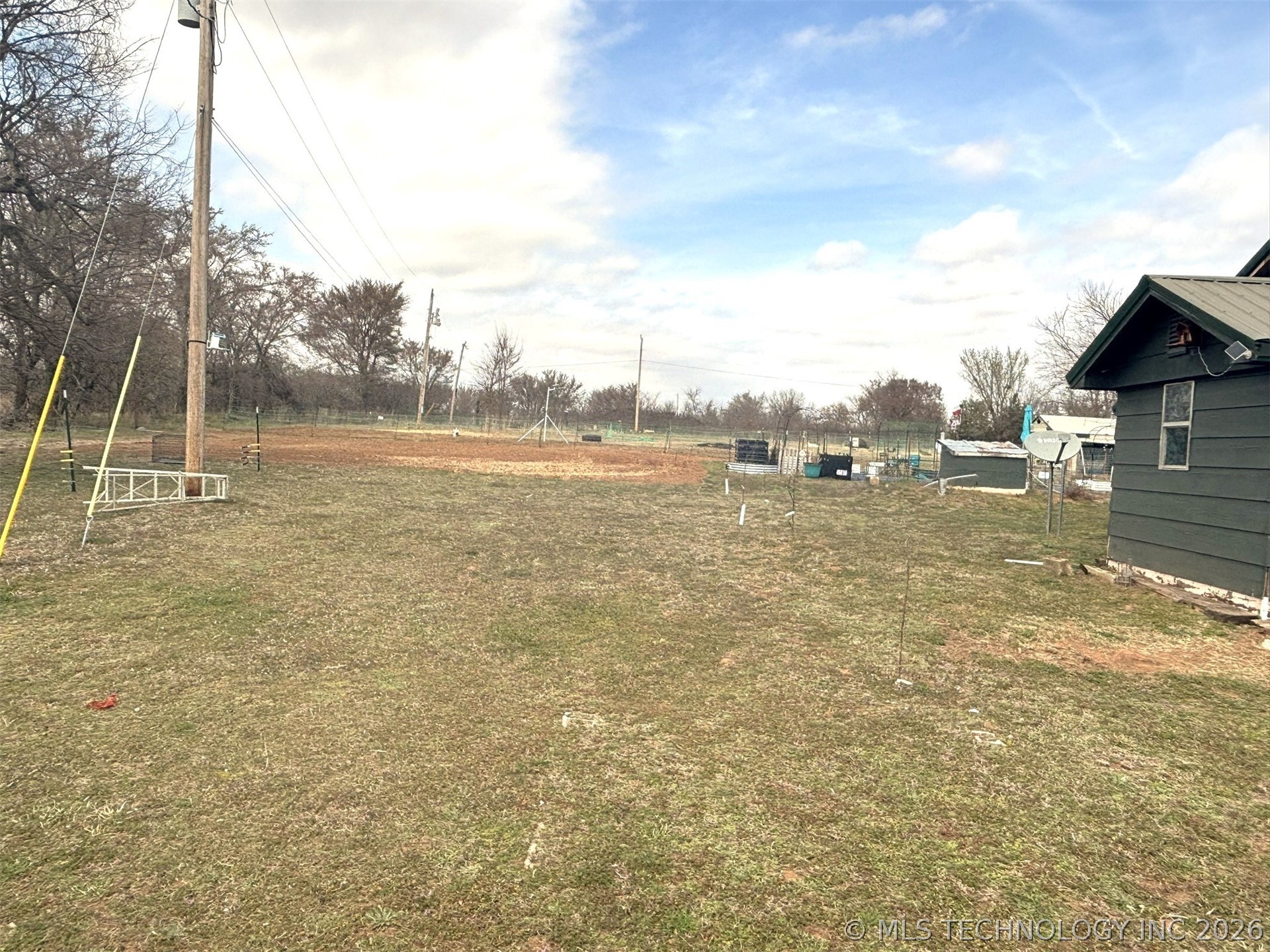 423334 E 1020 Property Photo 46