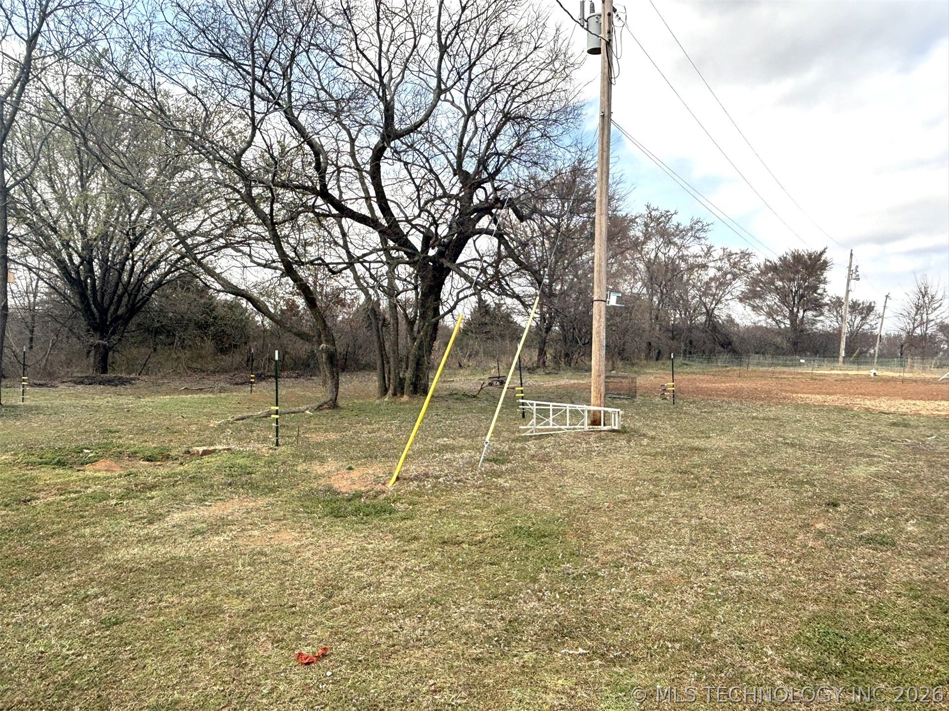 423334 E 1020 Property Photo 47