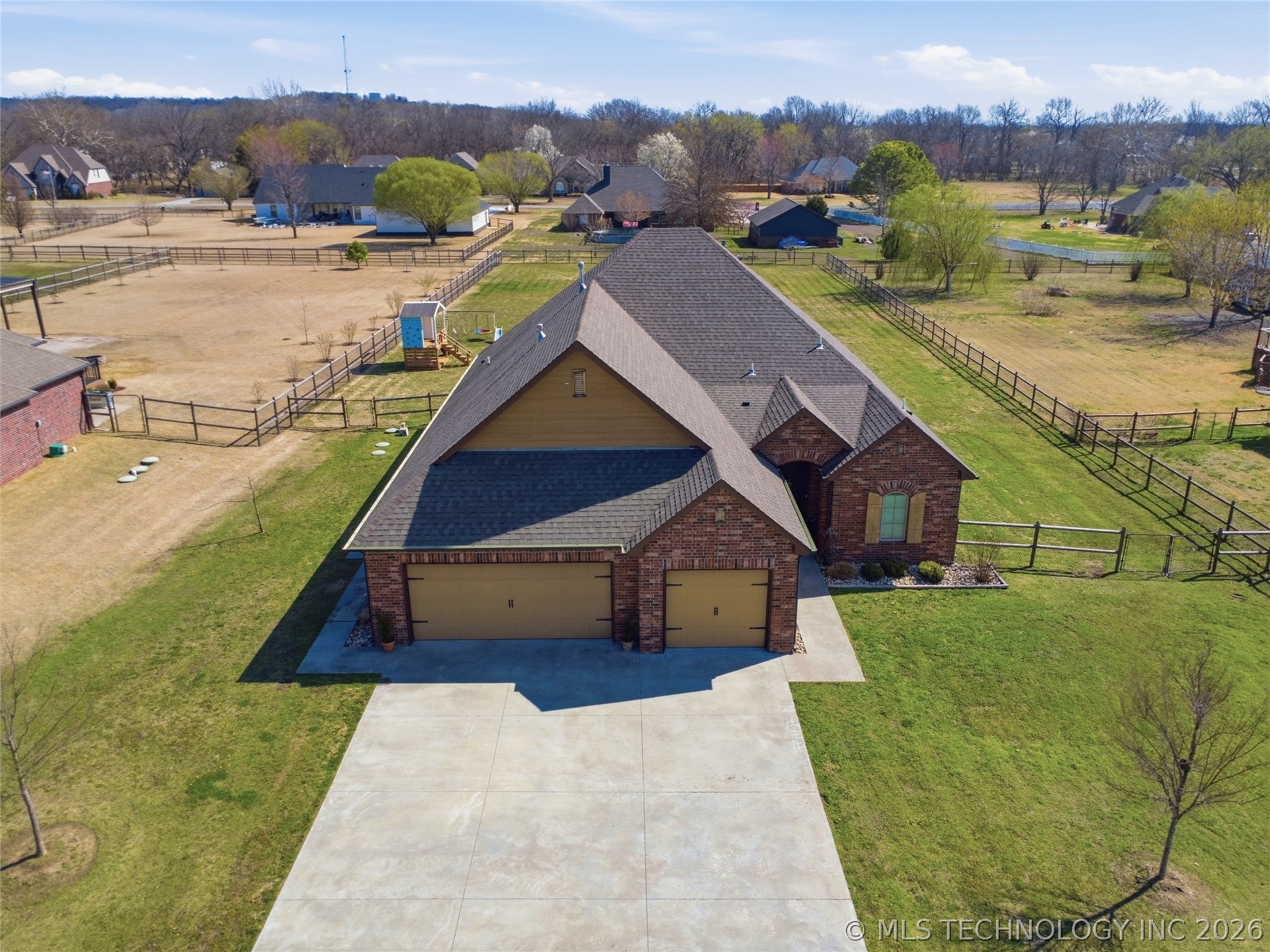 15459 Will Lane Property Photo 2