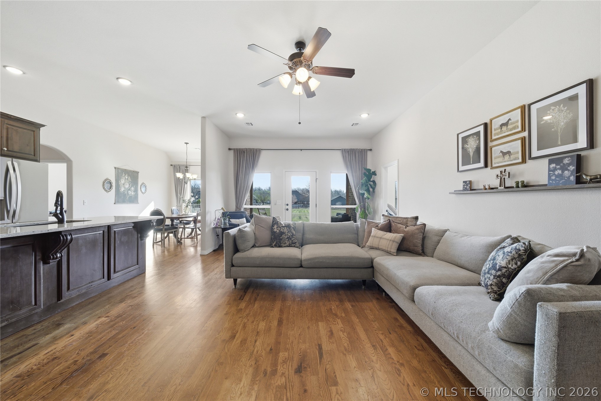 15459 Will Lane Property Photo 6