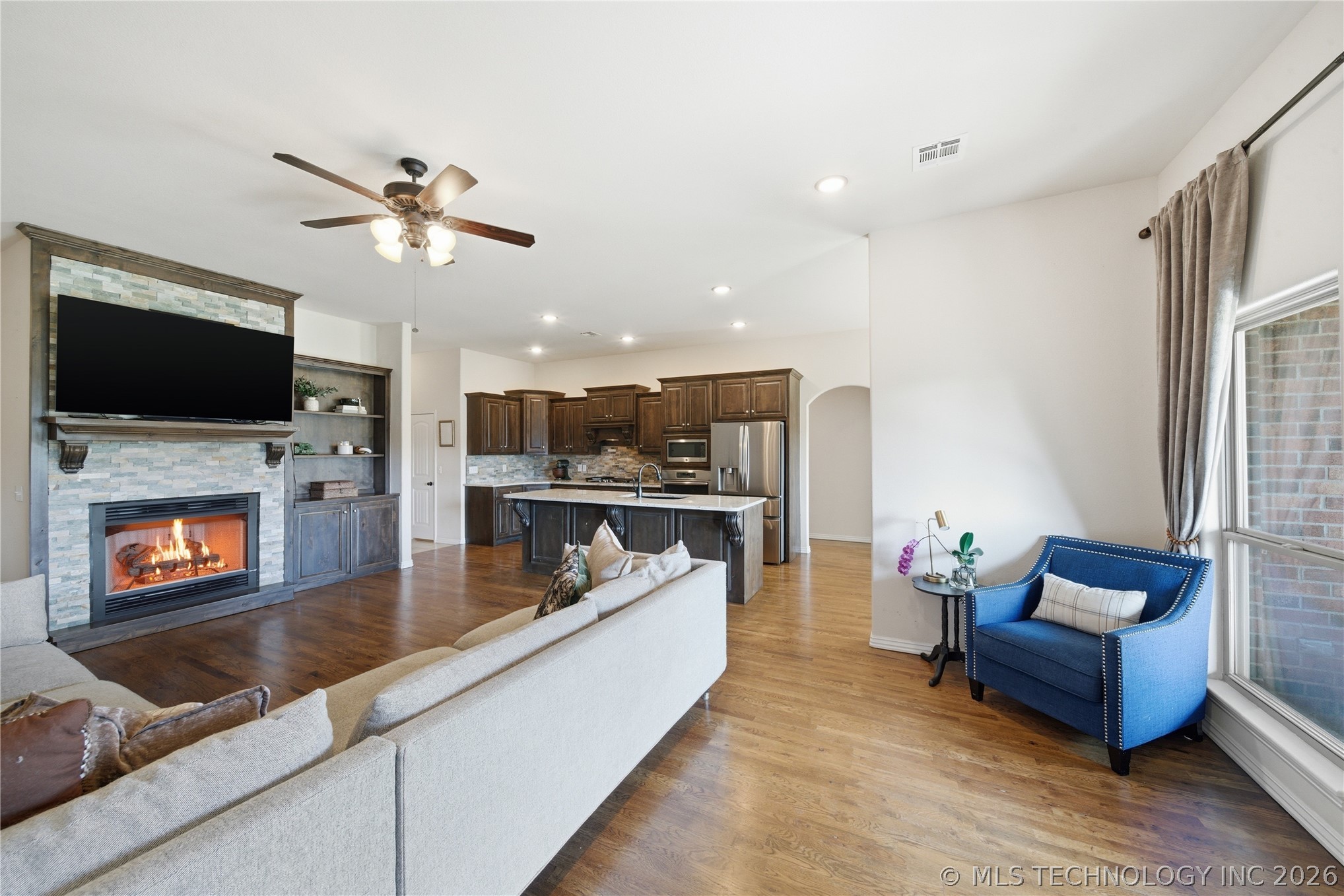 15459 Will Lane Property Photo 8
