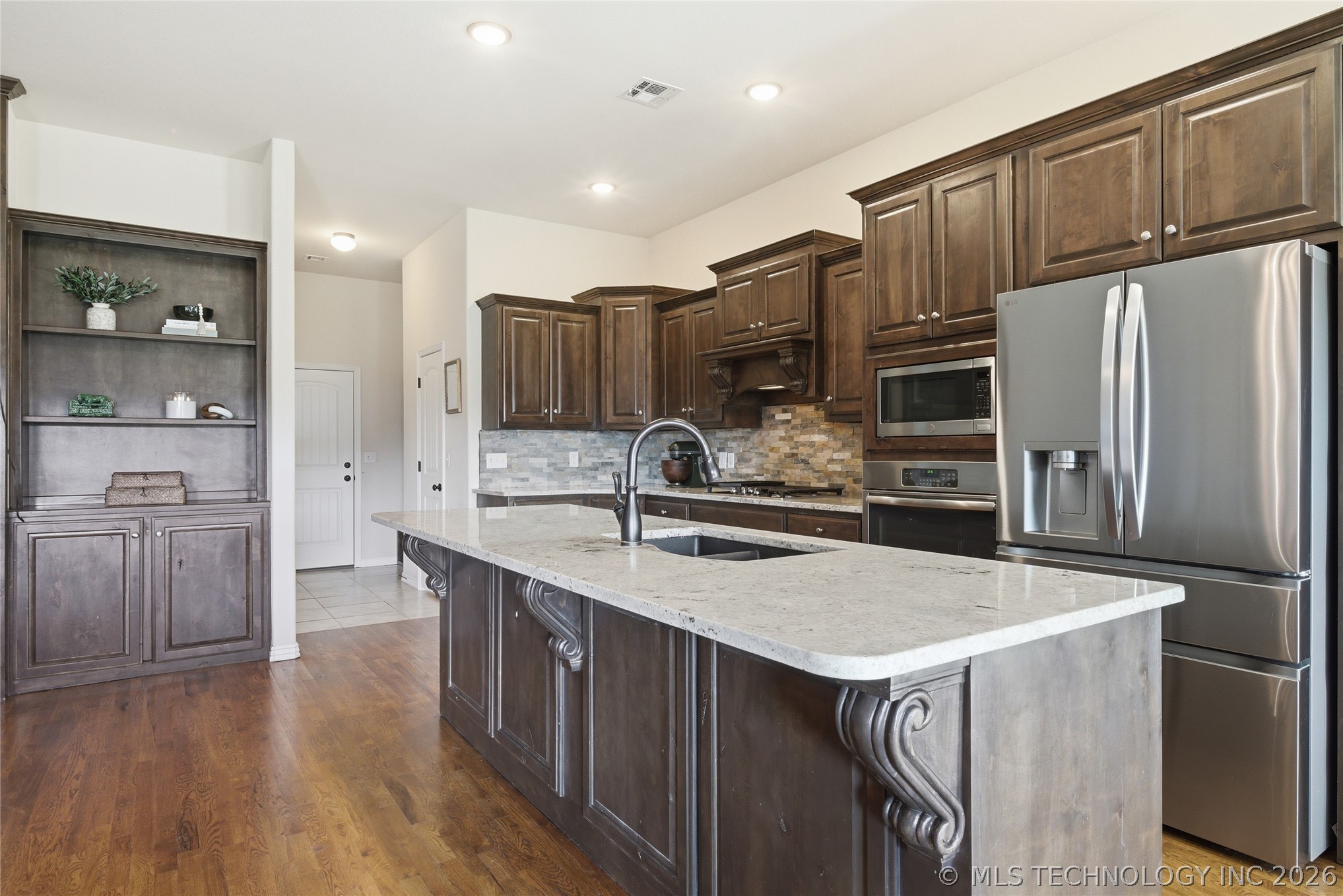 15459 Will Lane Property Photo 9