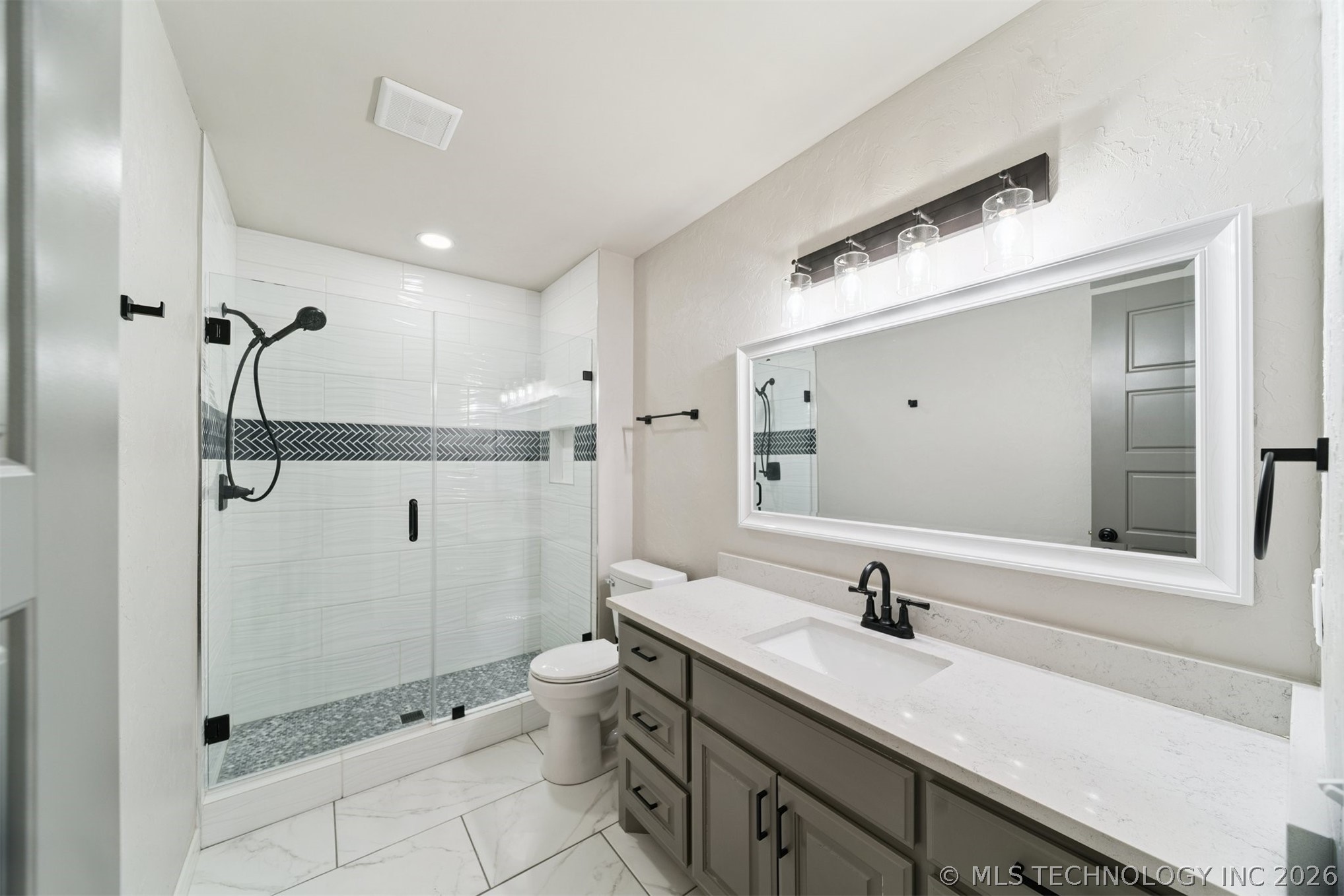 18700 E 94th Street Property Photo 26