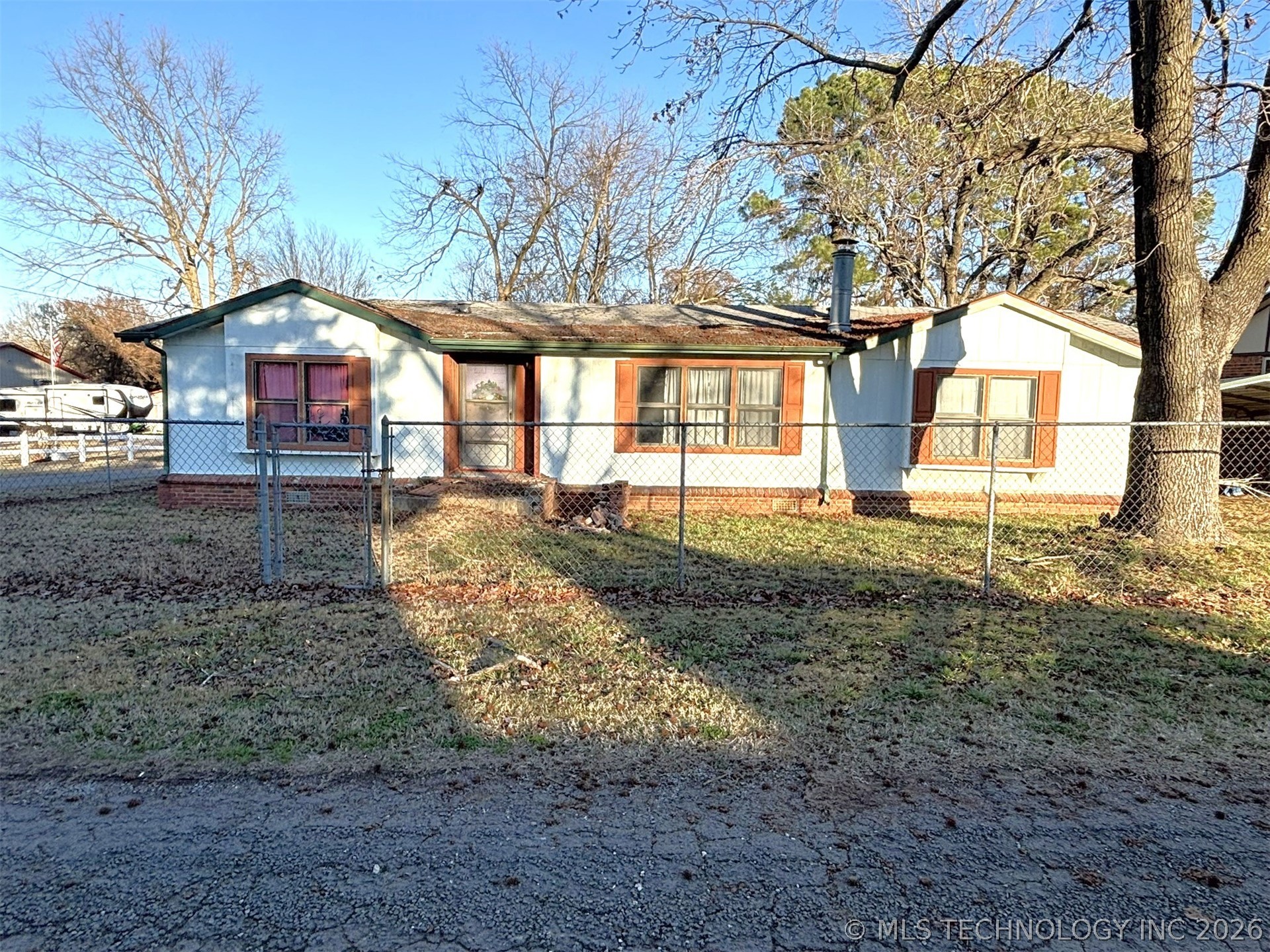 415420 E 1094 Property Photo 2