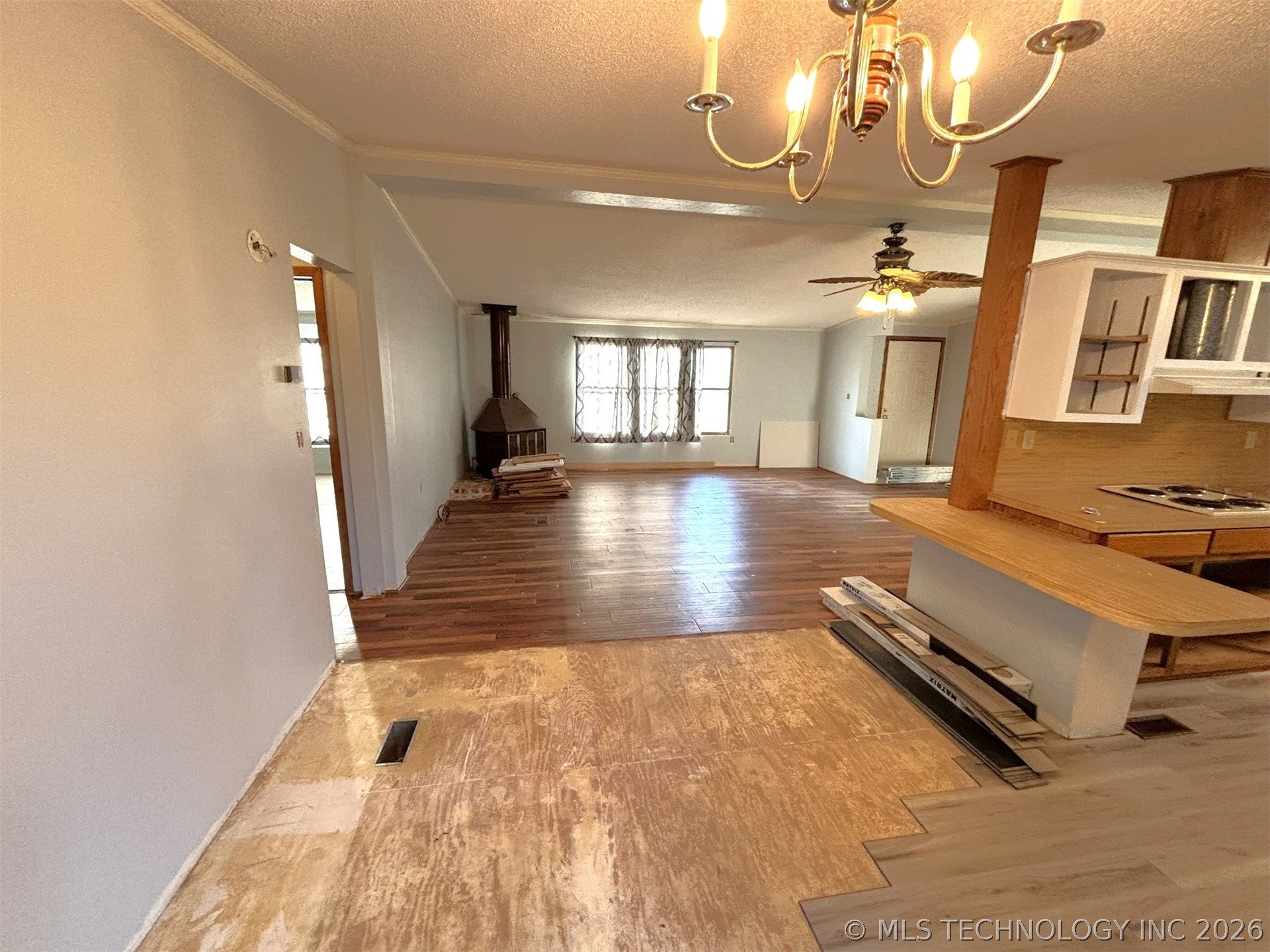 415420 E 1094 Property Photo 9