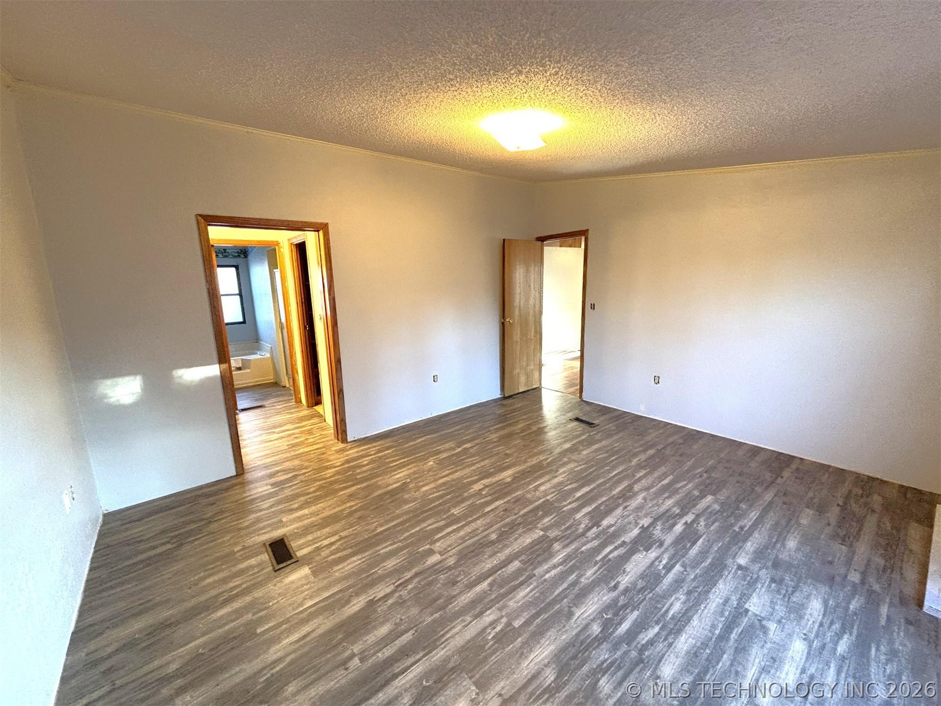 415420 E 1094 Property Photo 19
