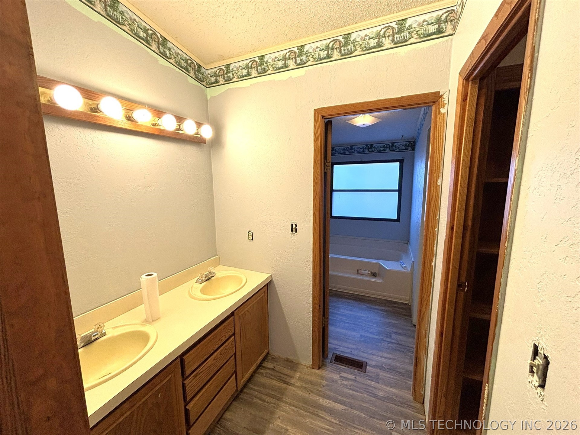 415420 E 1094 Property Photo 20