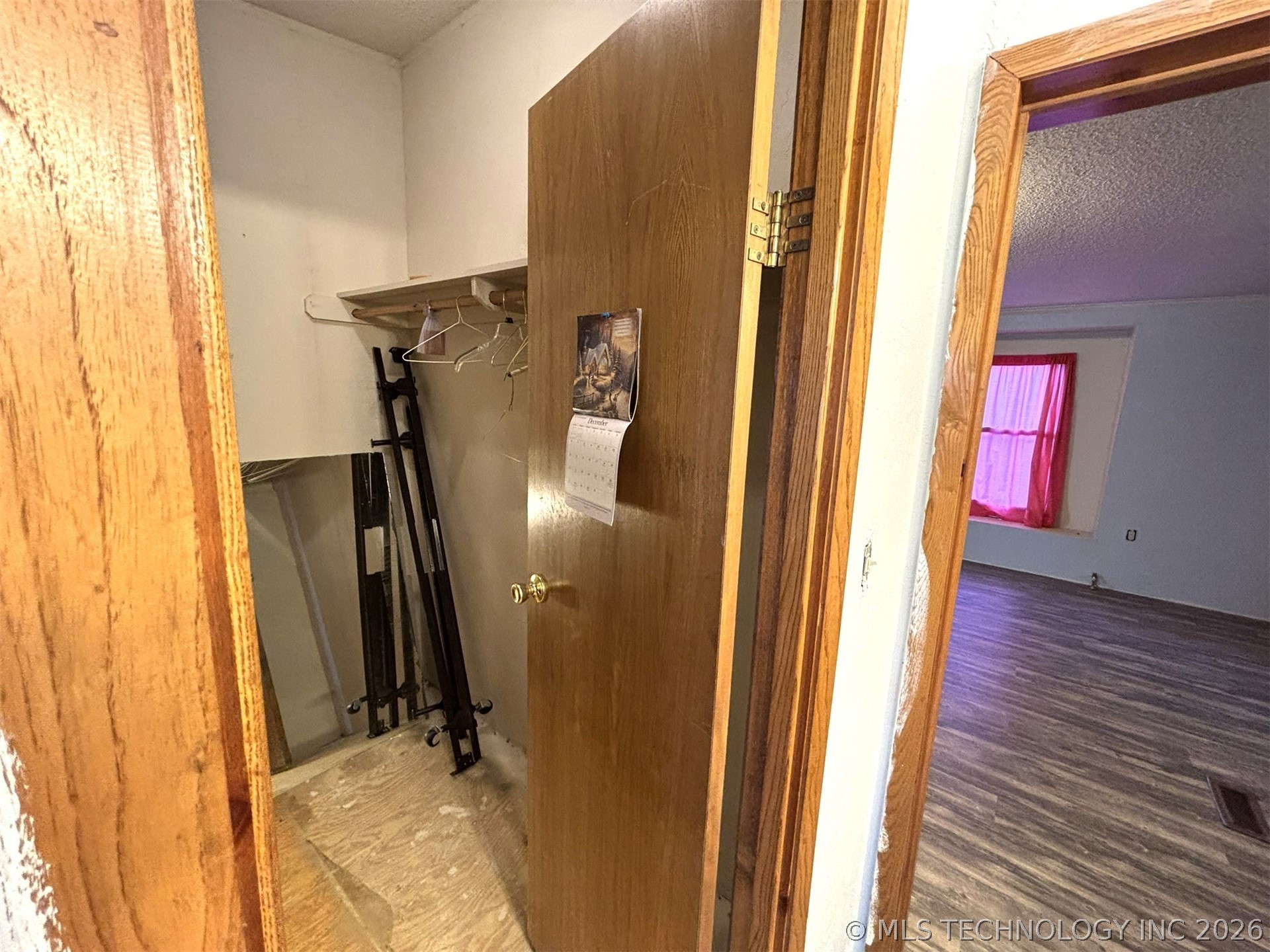 415420 E 1094 Property Photo 22