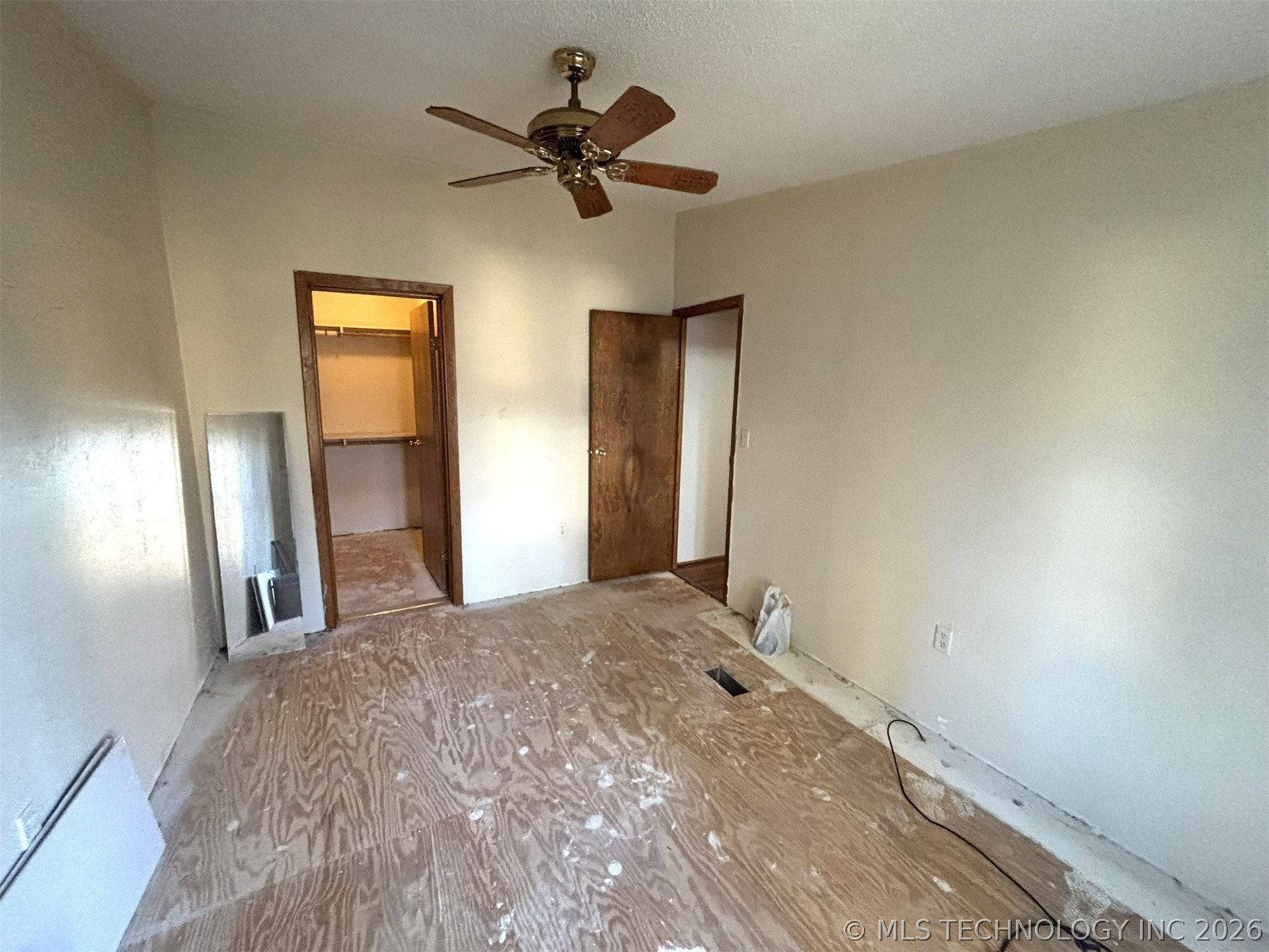 415420 E 1094 Property Photo 34