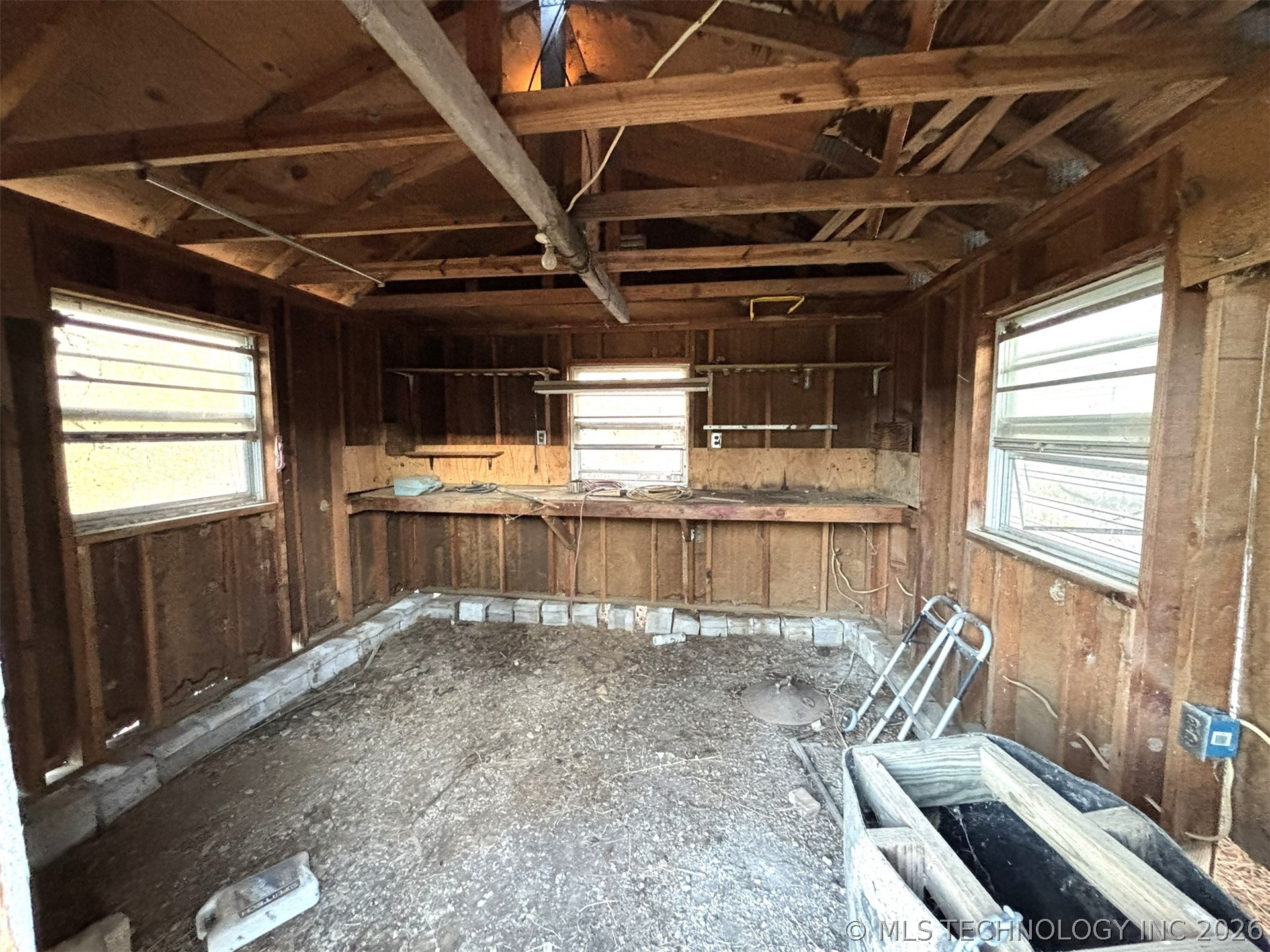 415420 E 1094 Property Photo 41