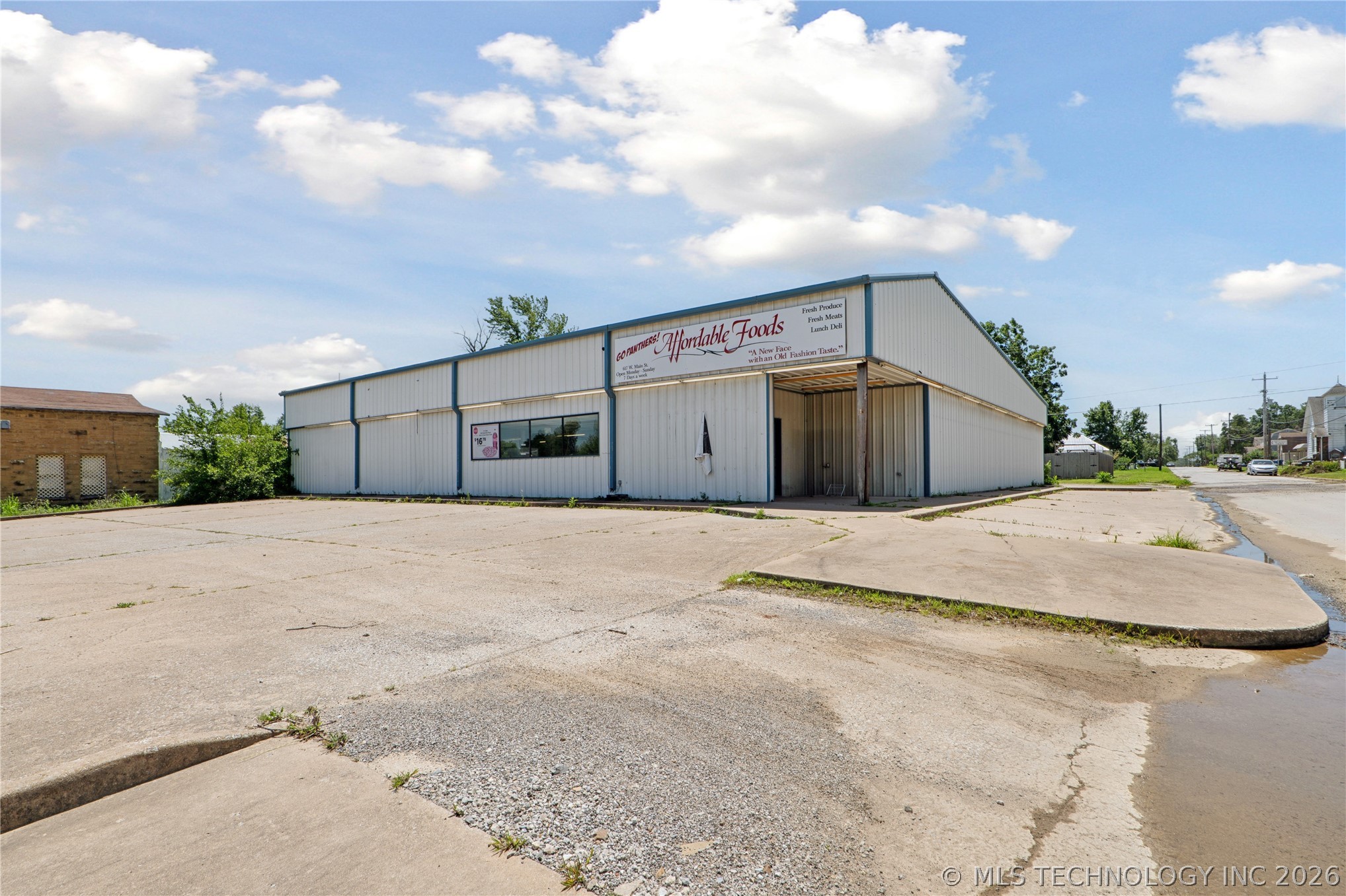 617 Main Street Property Photo 2