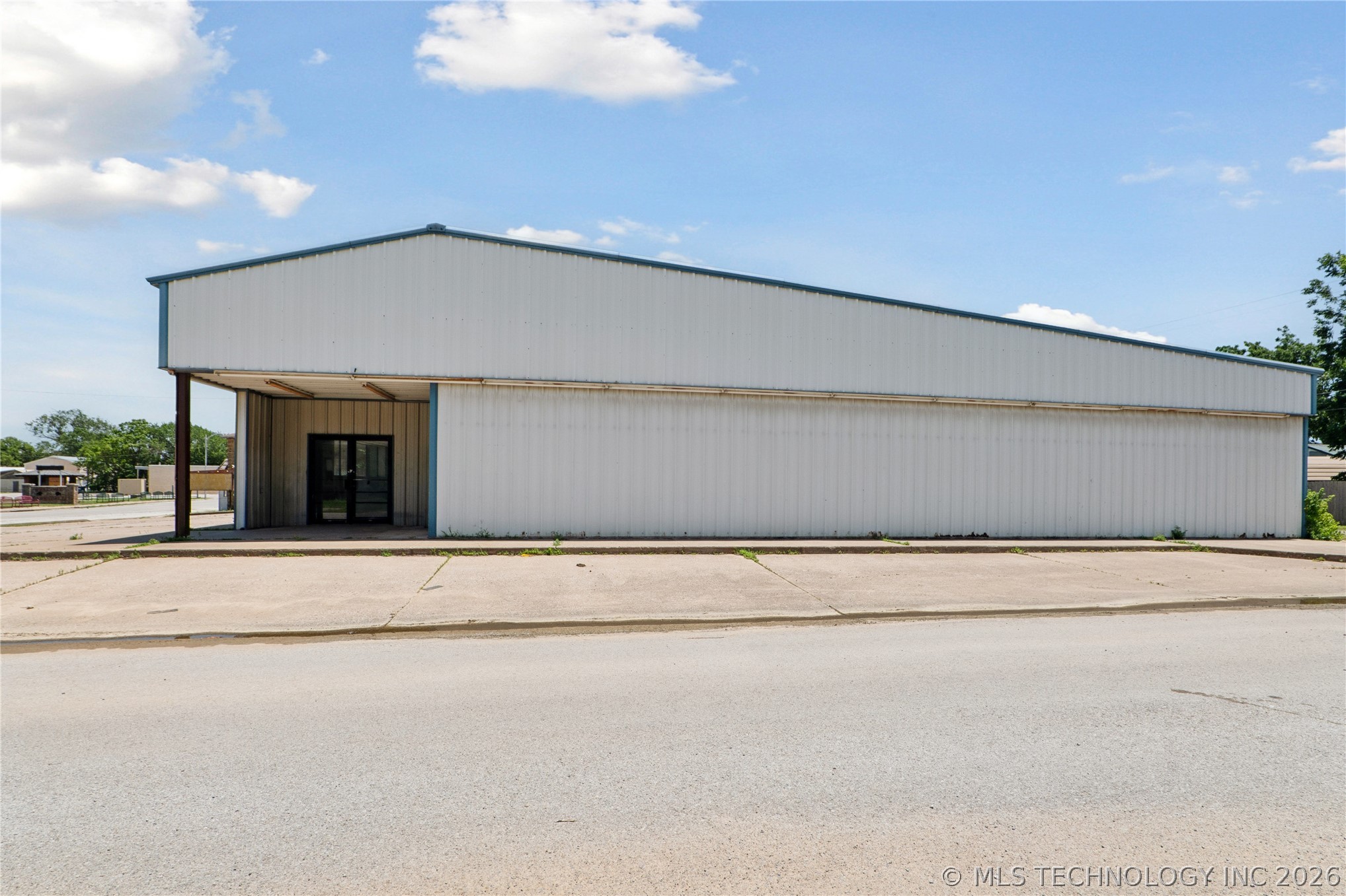 617 Main Street Property Photo 3