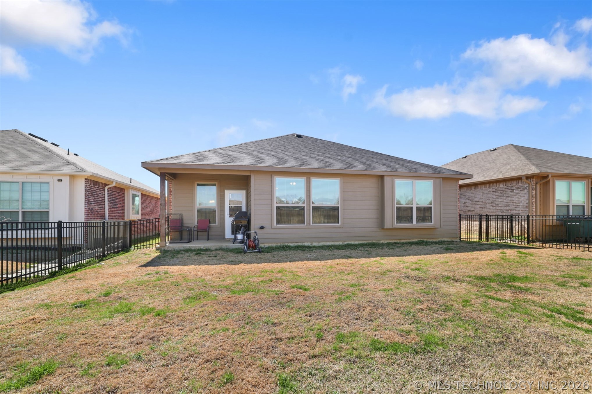 84 Tallgrass Street Property Photo 23