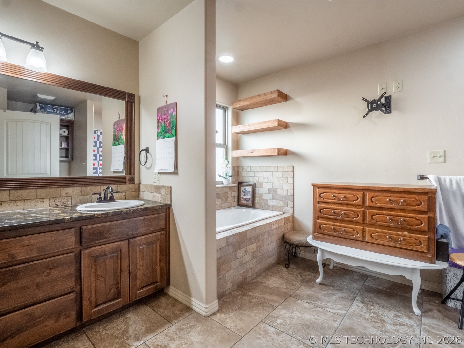 1400 Monarch Drive Property Photo 12