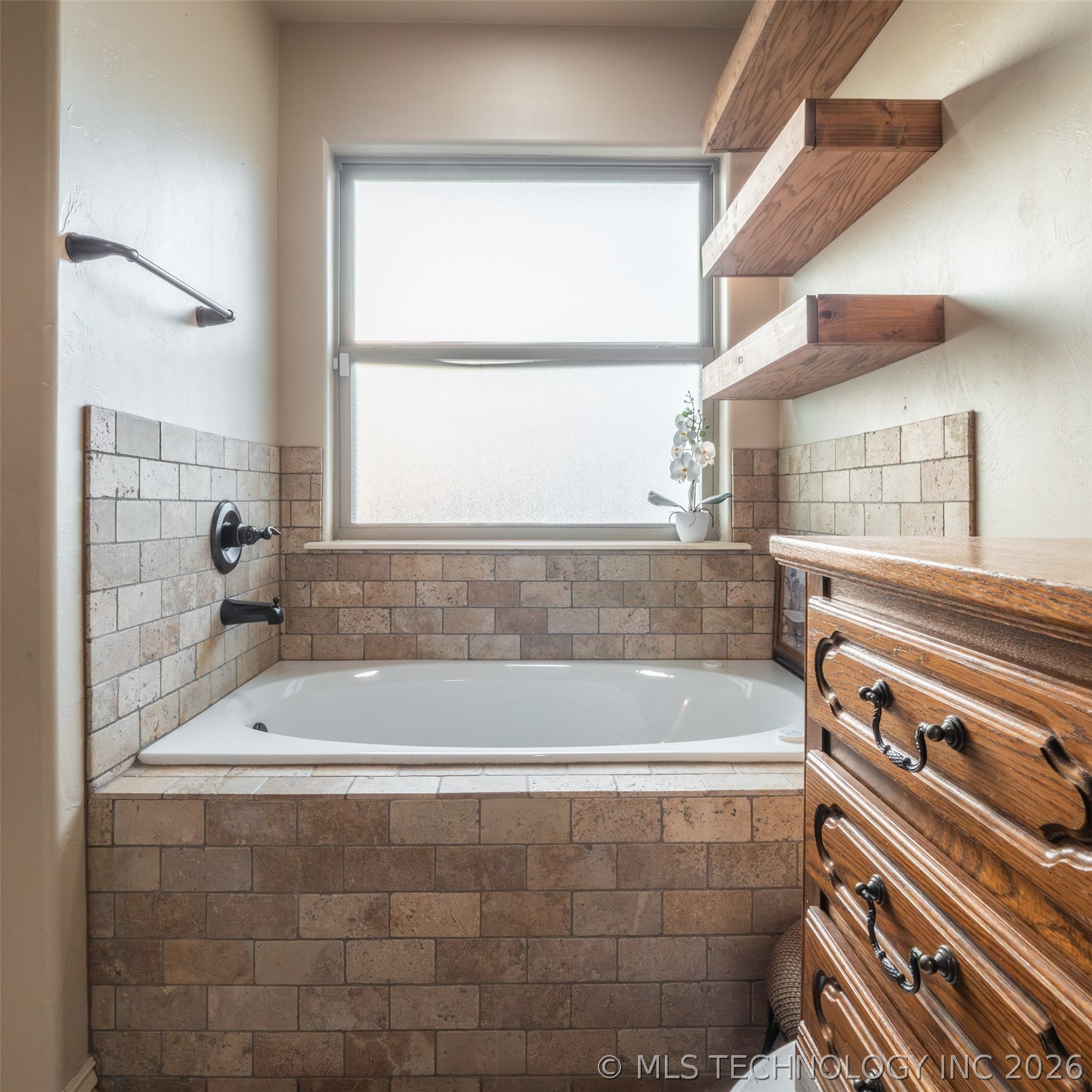 1400 Monarch Drive Property Photo 14