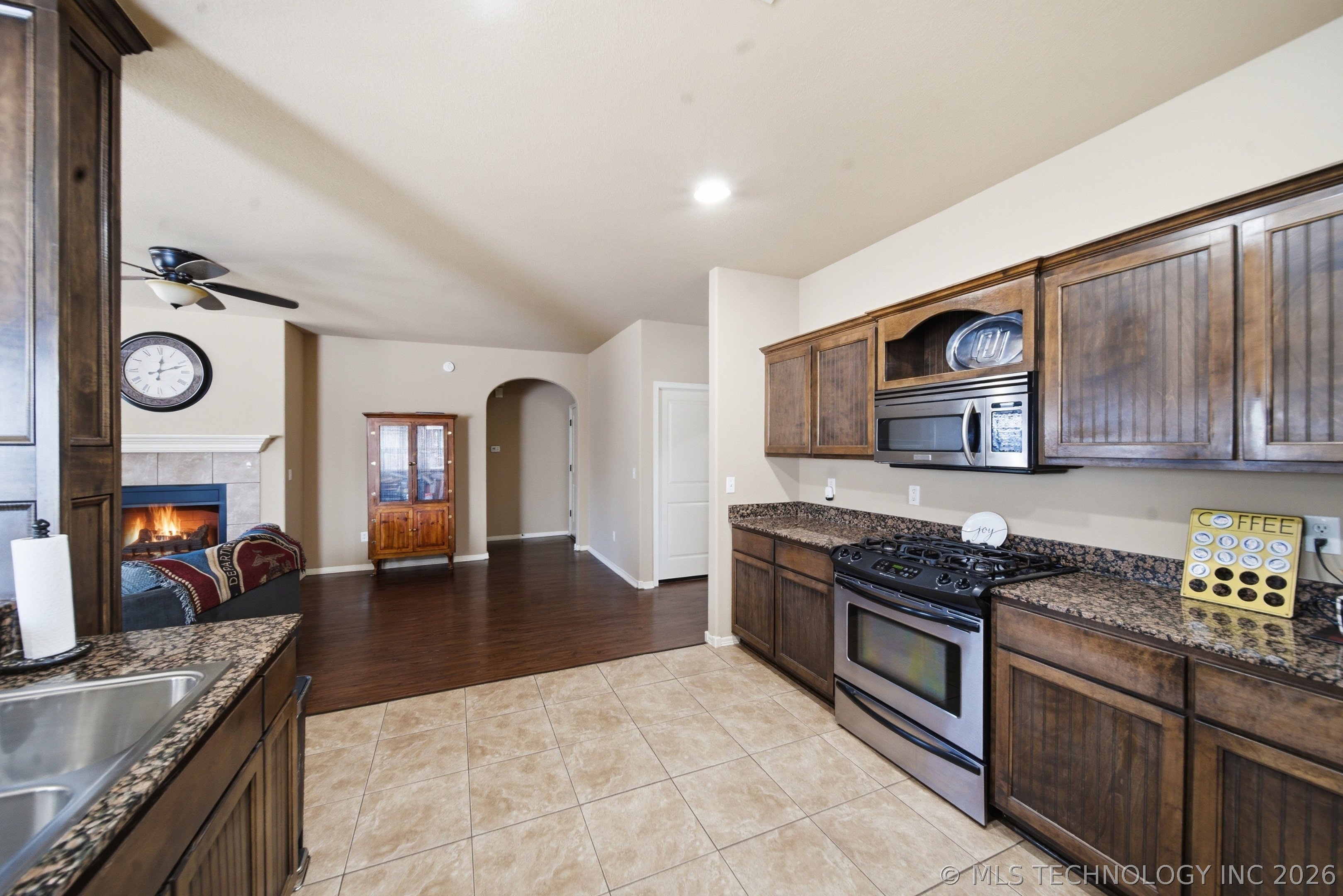 13654 S 87th East Avenue Property Photo 10