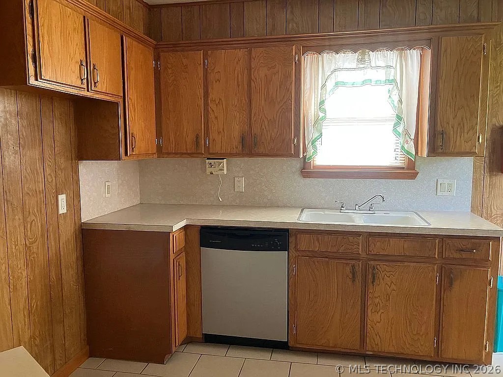 504 S Seminole Property Photo 5