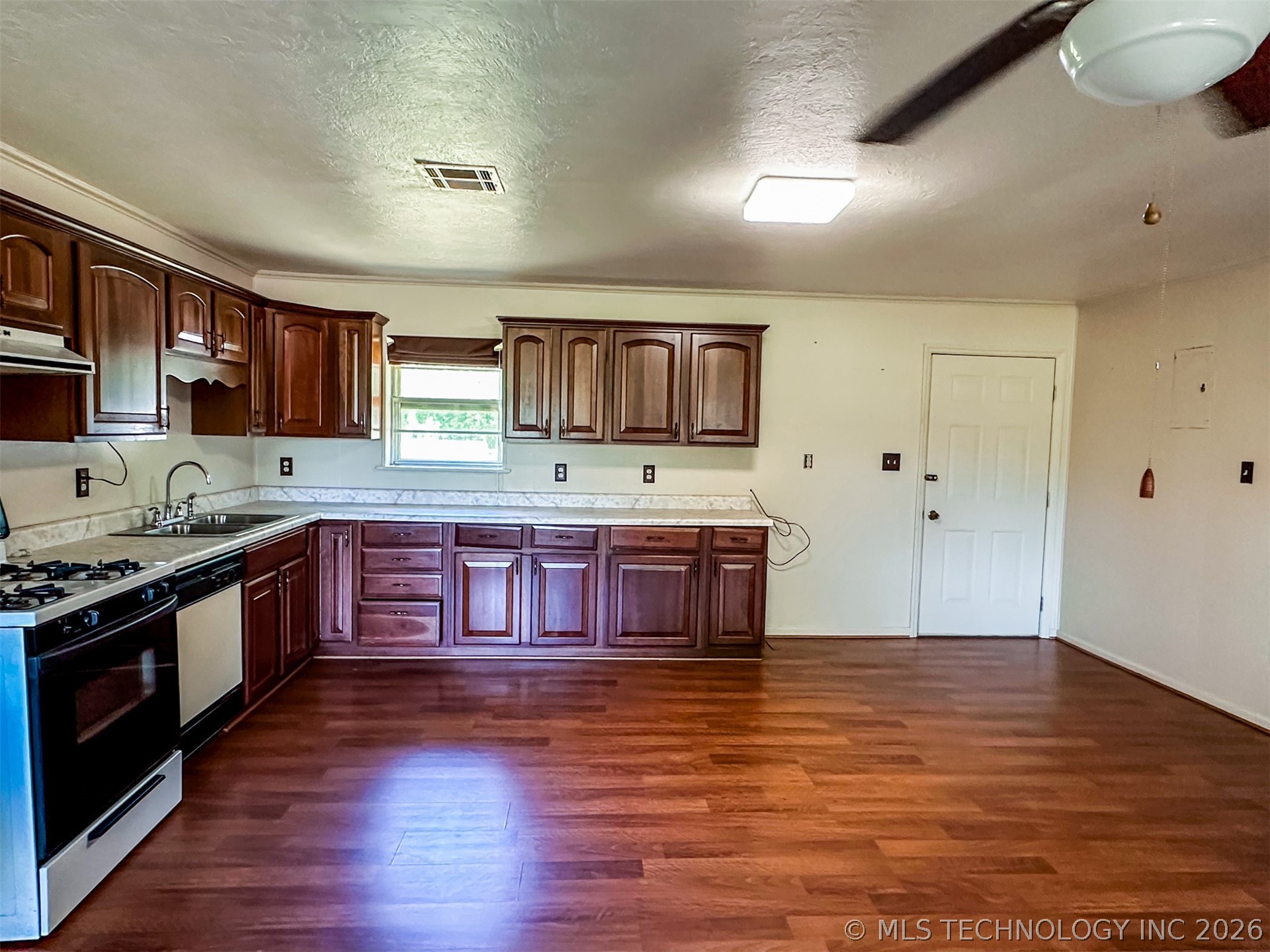 109948 S 4155 Road Property Photo 18