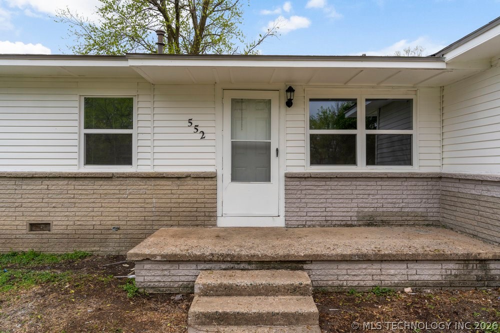 552 E 55th Place N Property Photo 2
