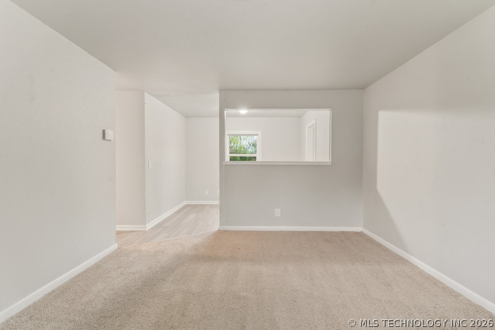 552 E 55th Place N Property Photo 3