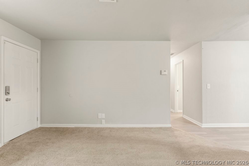 552 E 55th Place N Property Photo 4