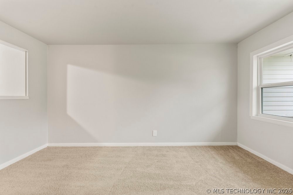 552 E 55th Place N Property Photo 6