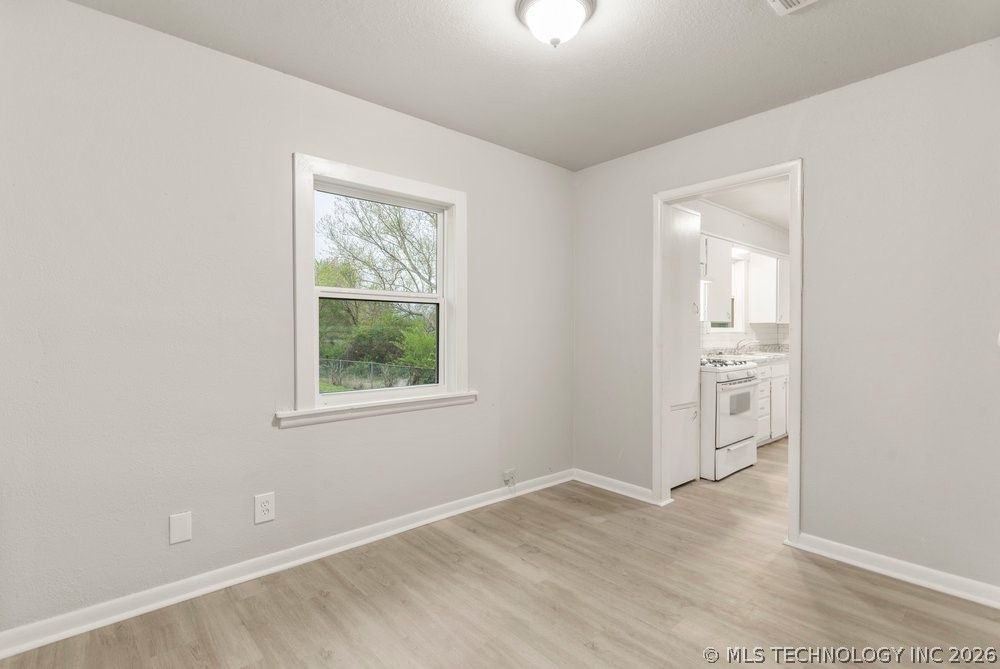 552 E 55th Place N Property Photo 7