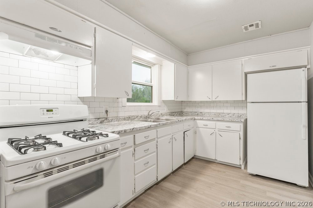 552 E 55th Place N Property Photo 10