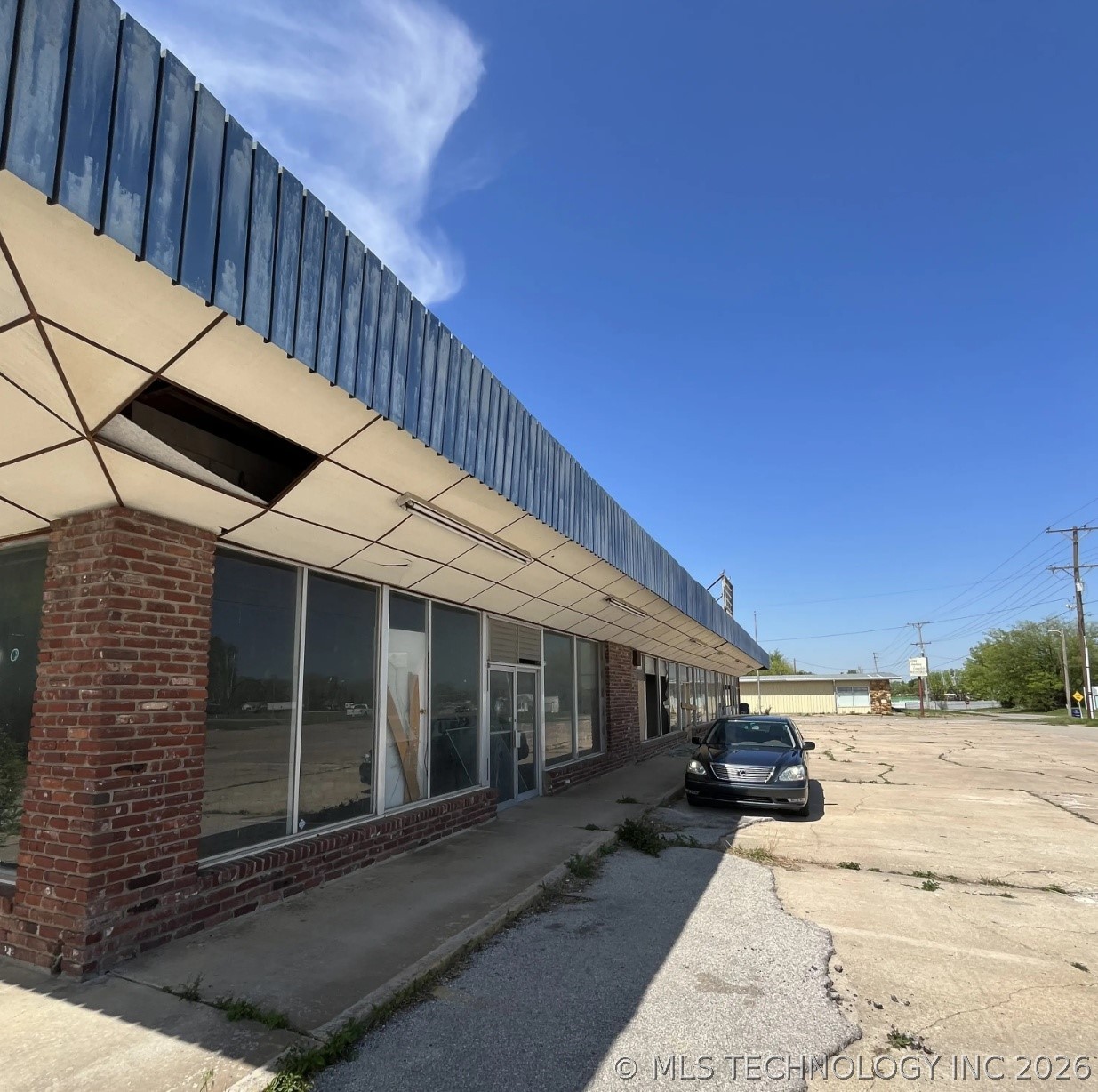 6528 N Peoria Avenue Property Photo 1