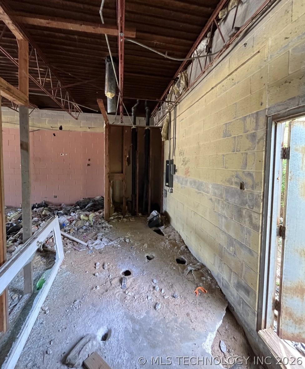 6528 N Peoria Avenue Property Photo 10