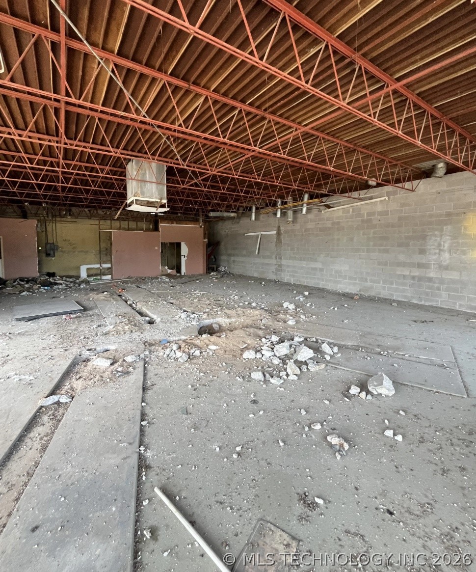 6528 N Peoria Avenue Property Photo 13