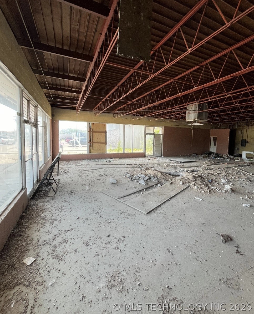 6528 N Peoria Avenue Property Photo 15