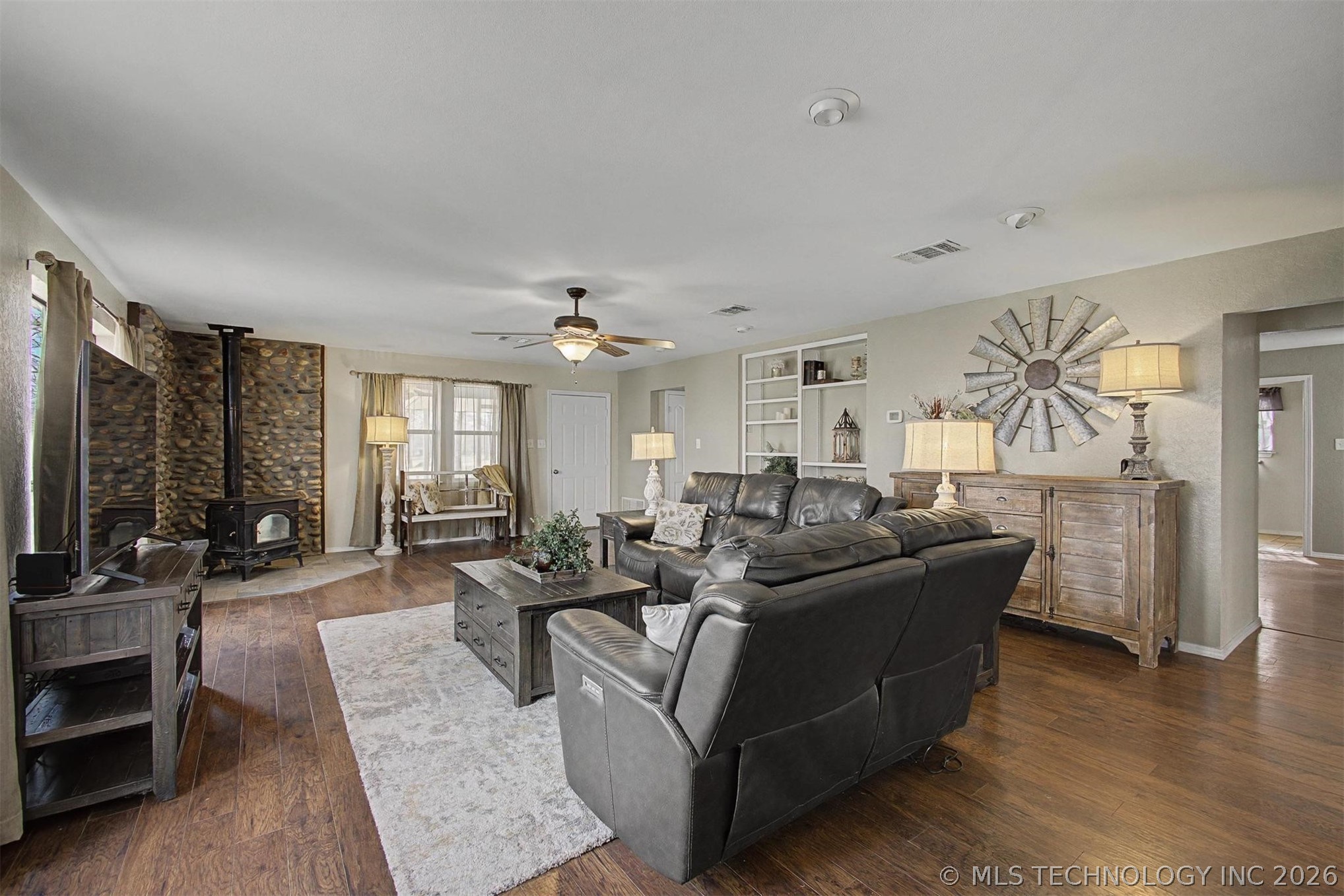 5328 Monroe Road Property Photo 6