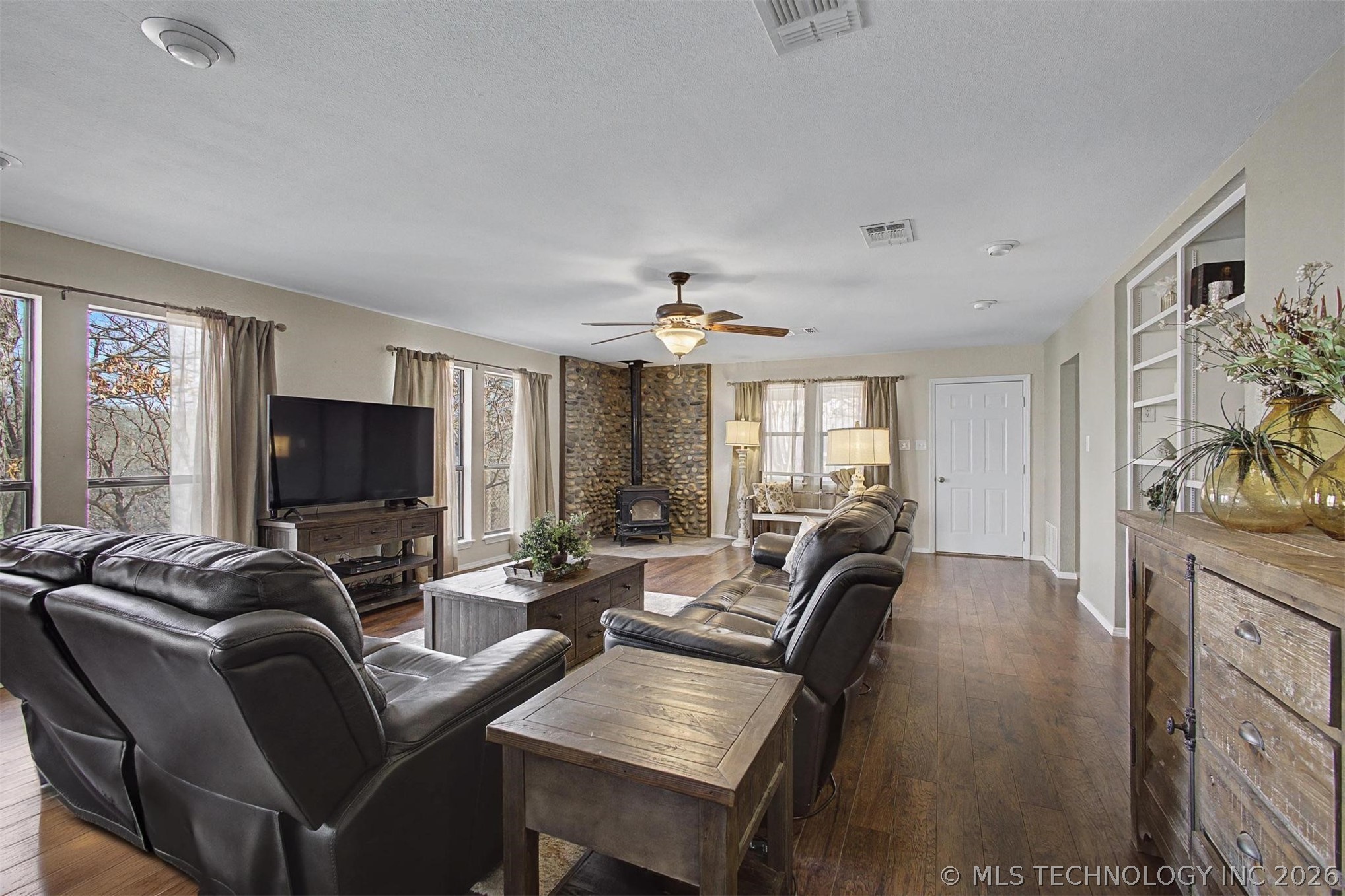 5328 Monroe Road Property Photo 7