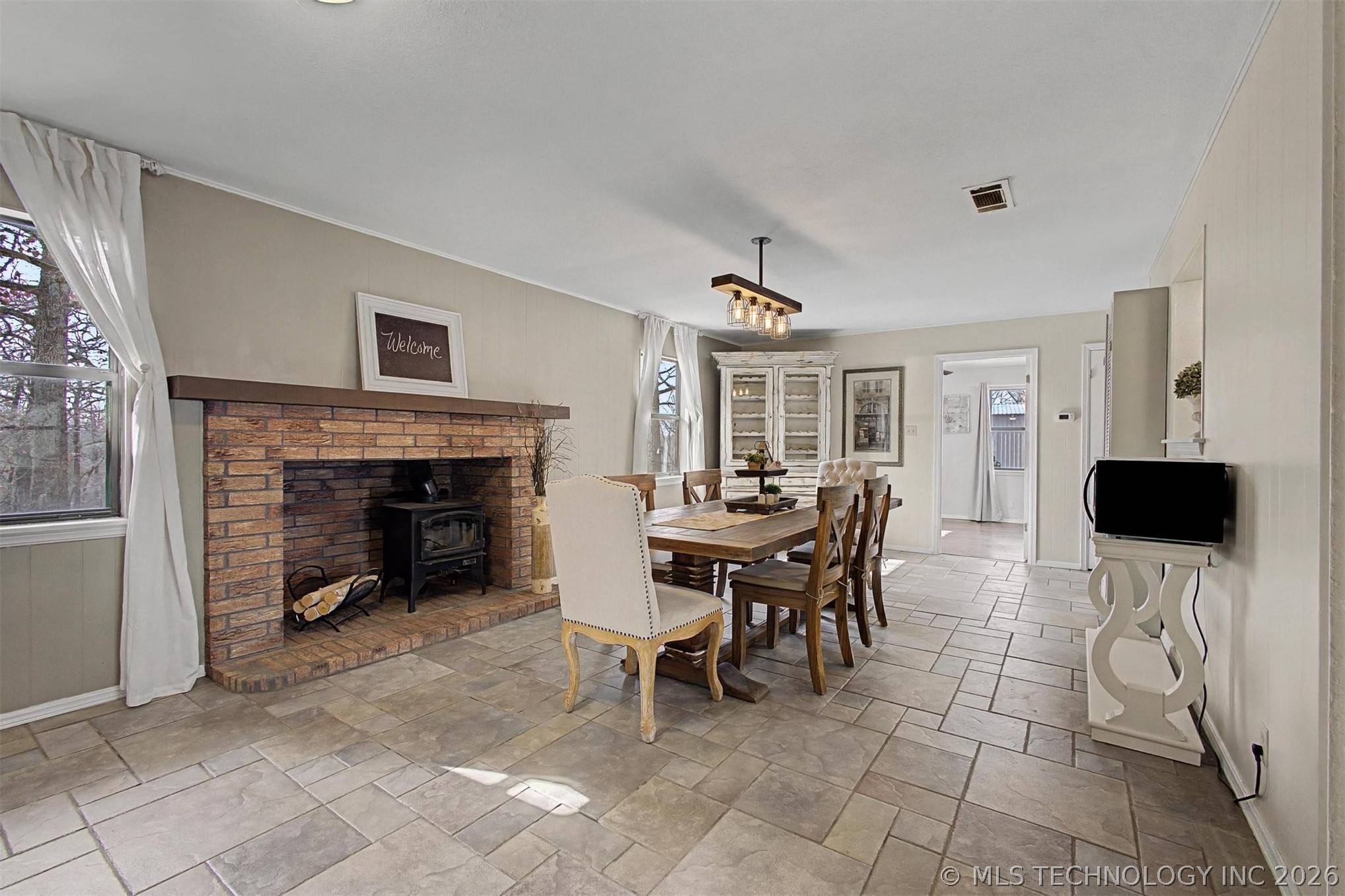 5328 Monroe Road Property Photo 10