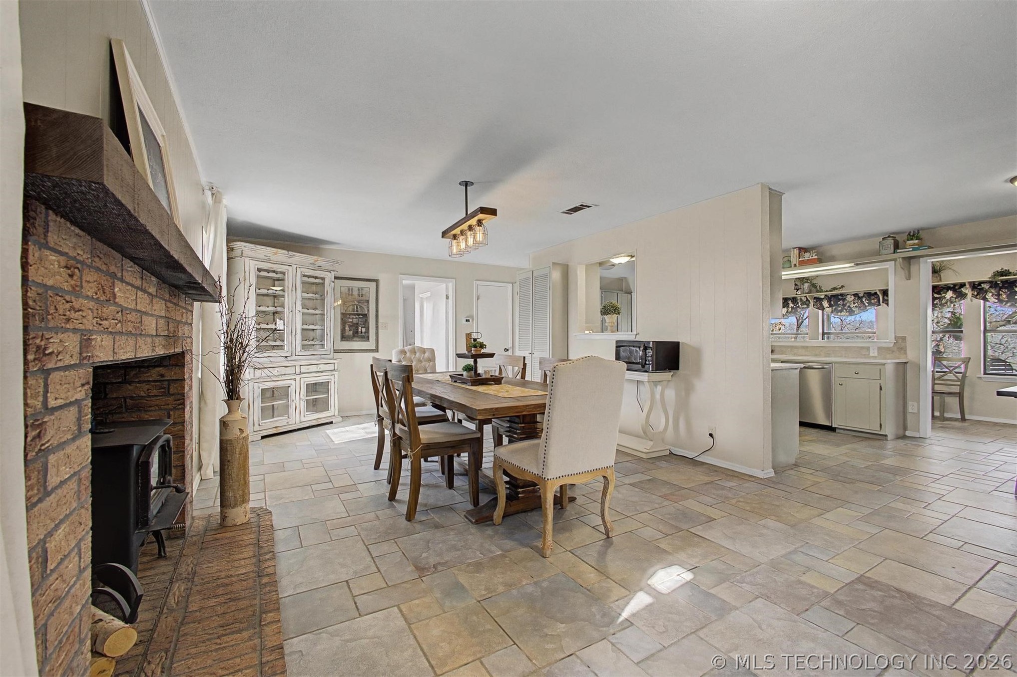 5328 Monroe Road Property Photo 11
