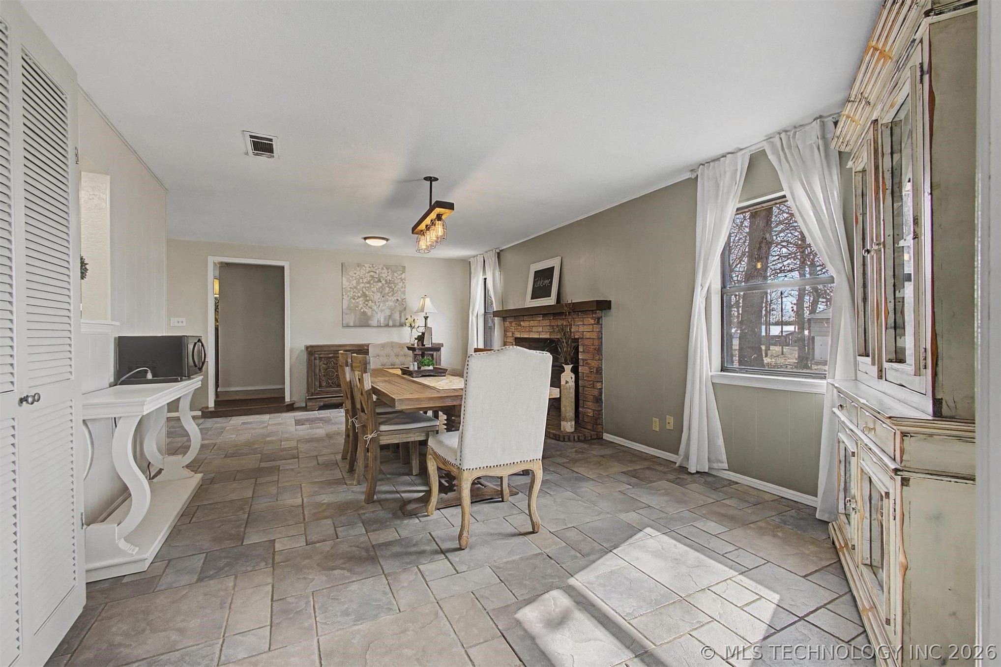 5328 Monroe Road Property Photo 12