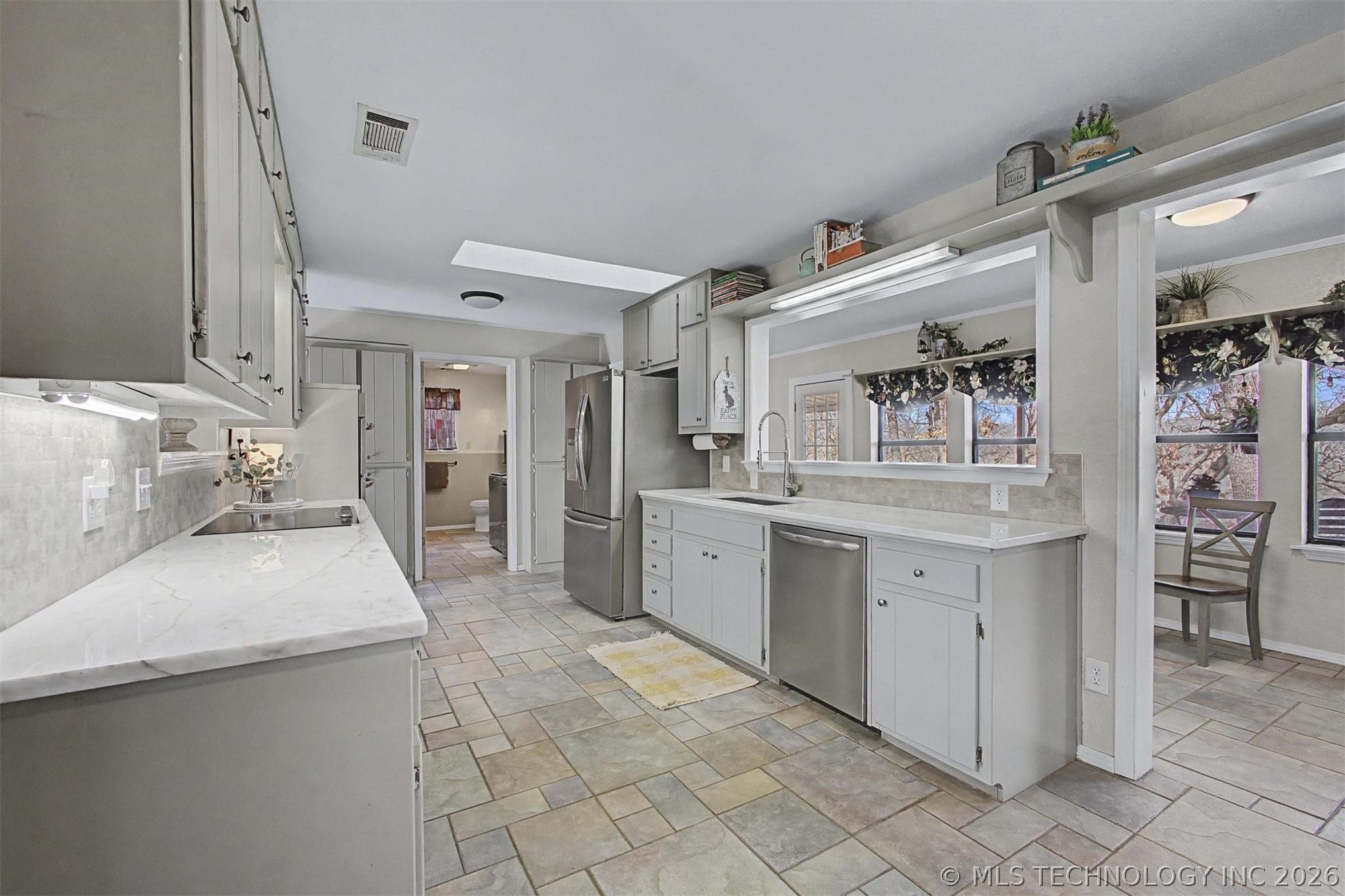 5328 Monroe Road Property Photo 15