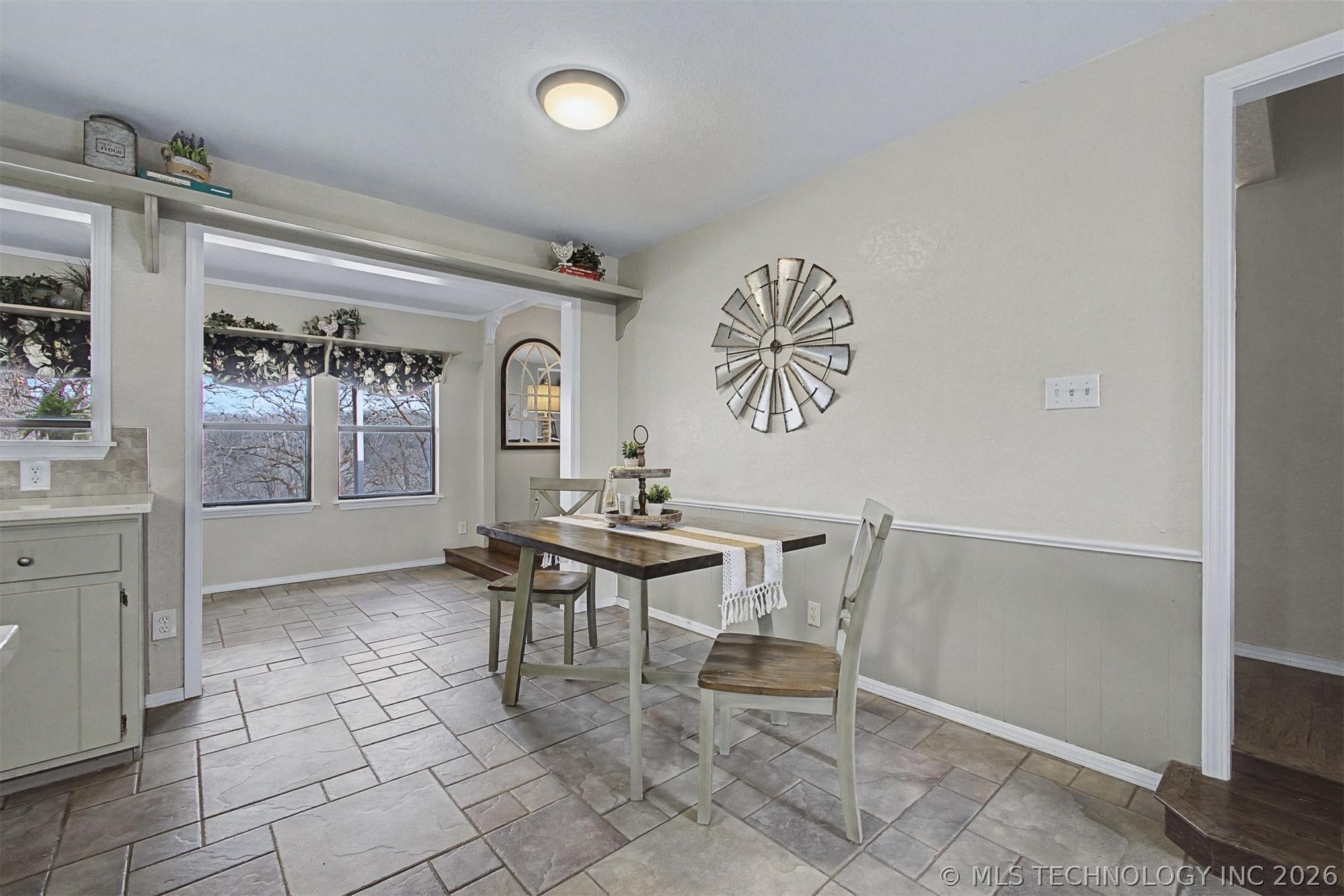 5328 Monroe Road Property Photo 16