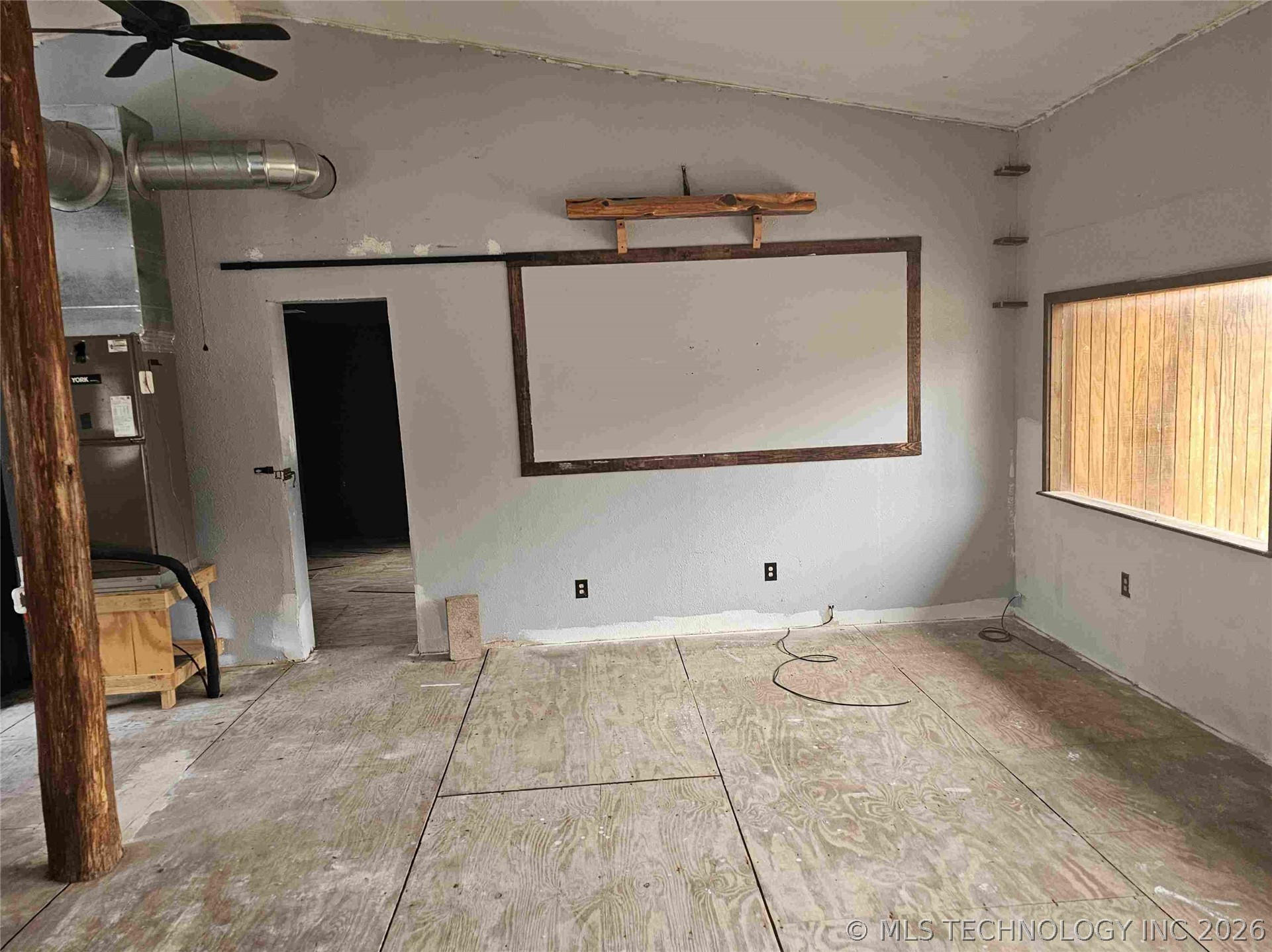 42 Greenbriar Avenue Property Photo 4