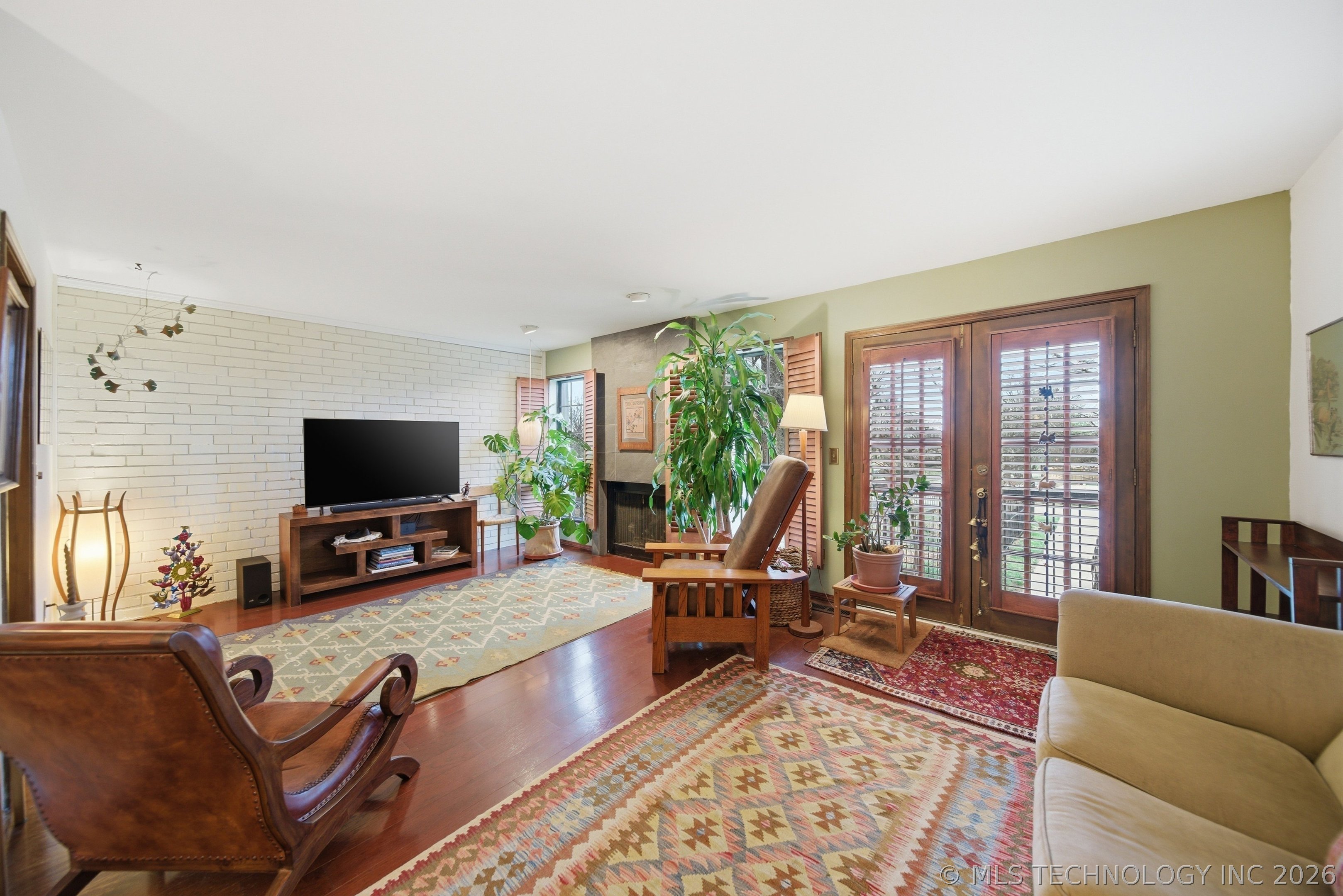 215 W 18th Street 17 Property Photo 4