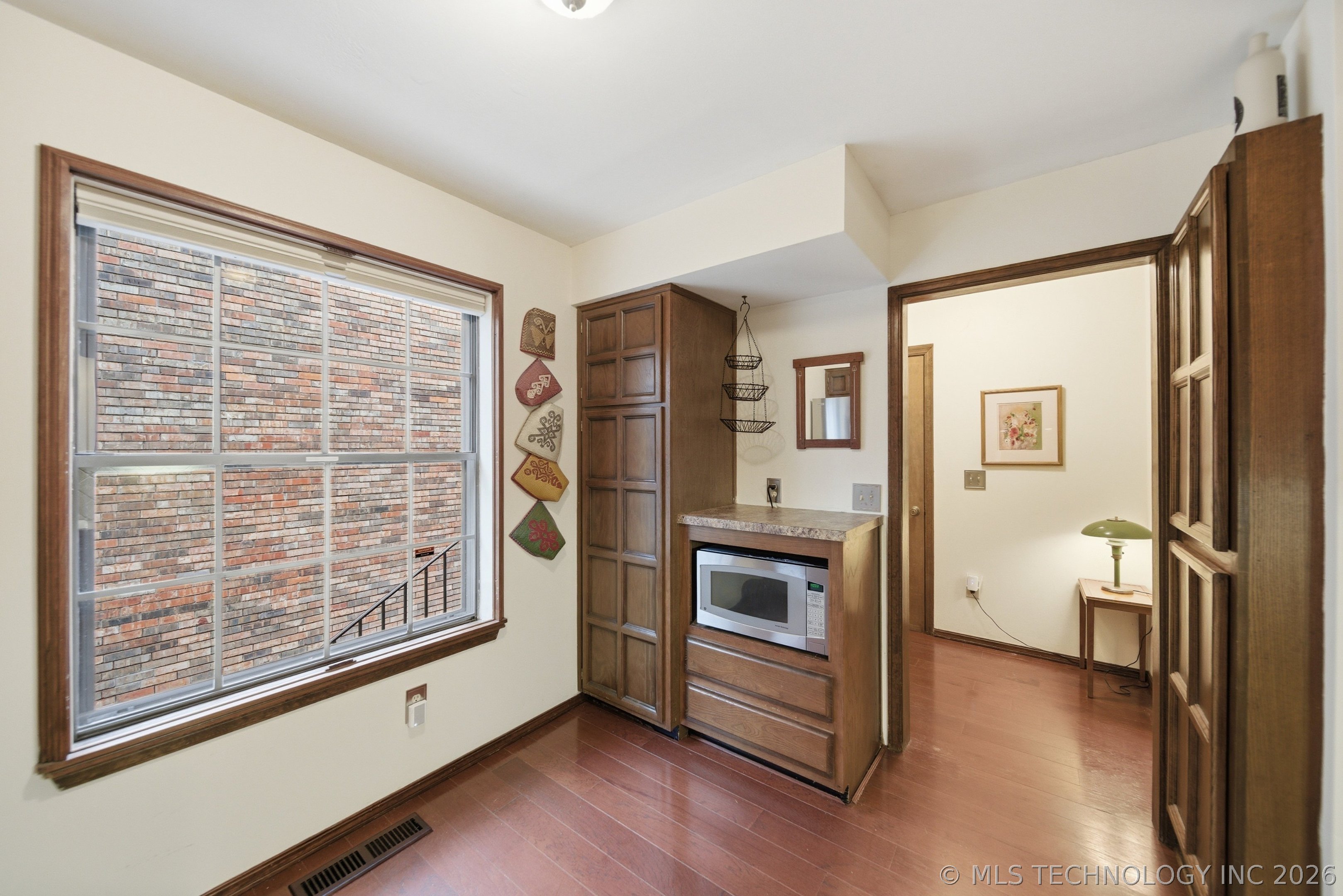 215 W 18th Street 17 Property Photo 9