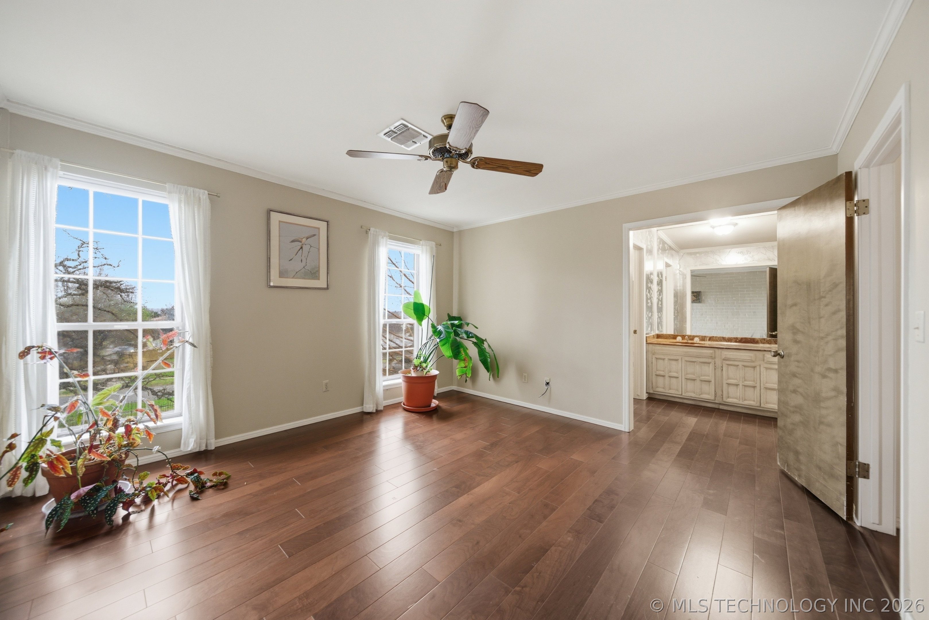 215 W 18th Street 17 Property Photo 12