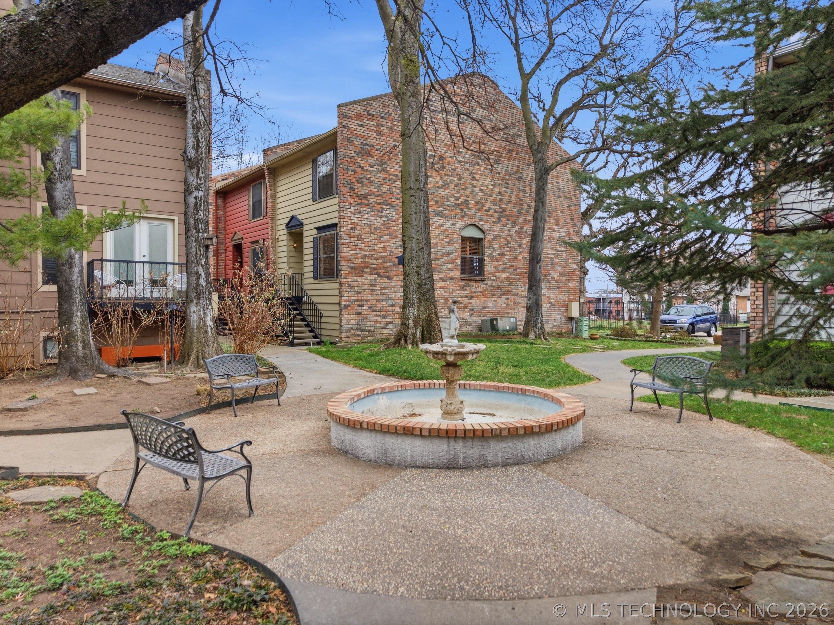 215 W 18th Street 17 Property Photo 25