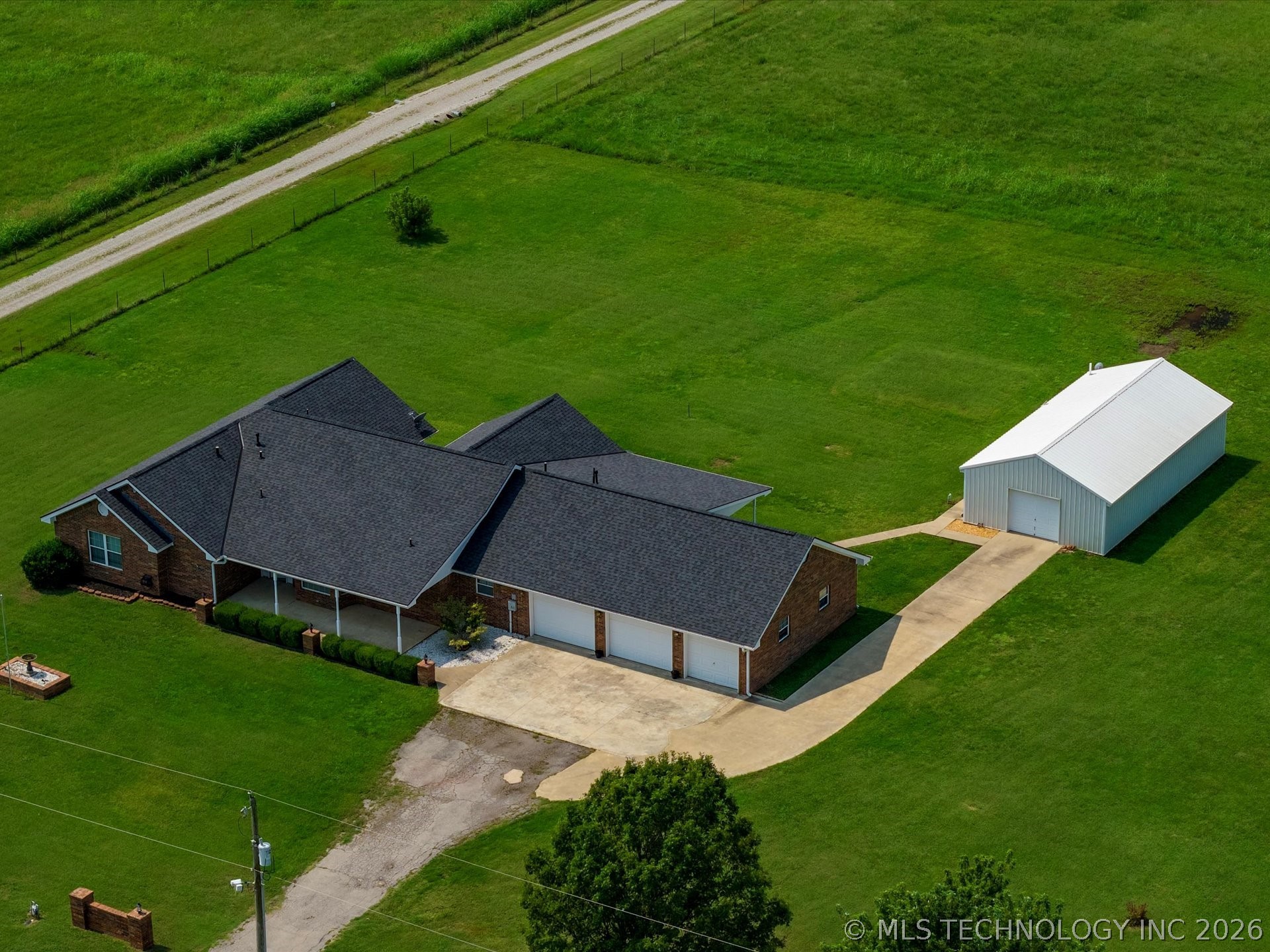 13699 N 3980 Property Photo 3