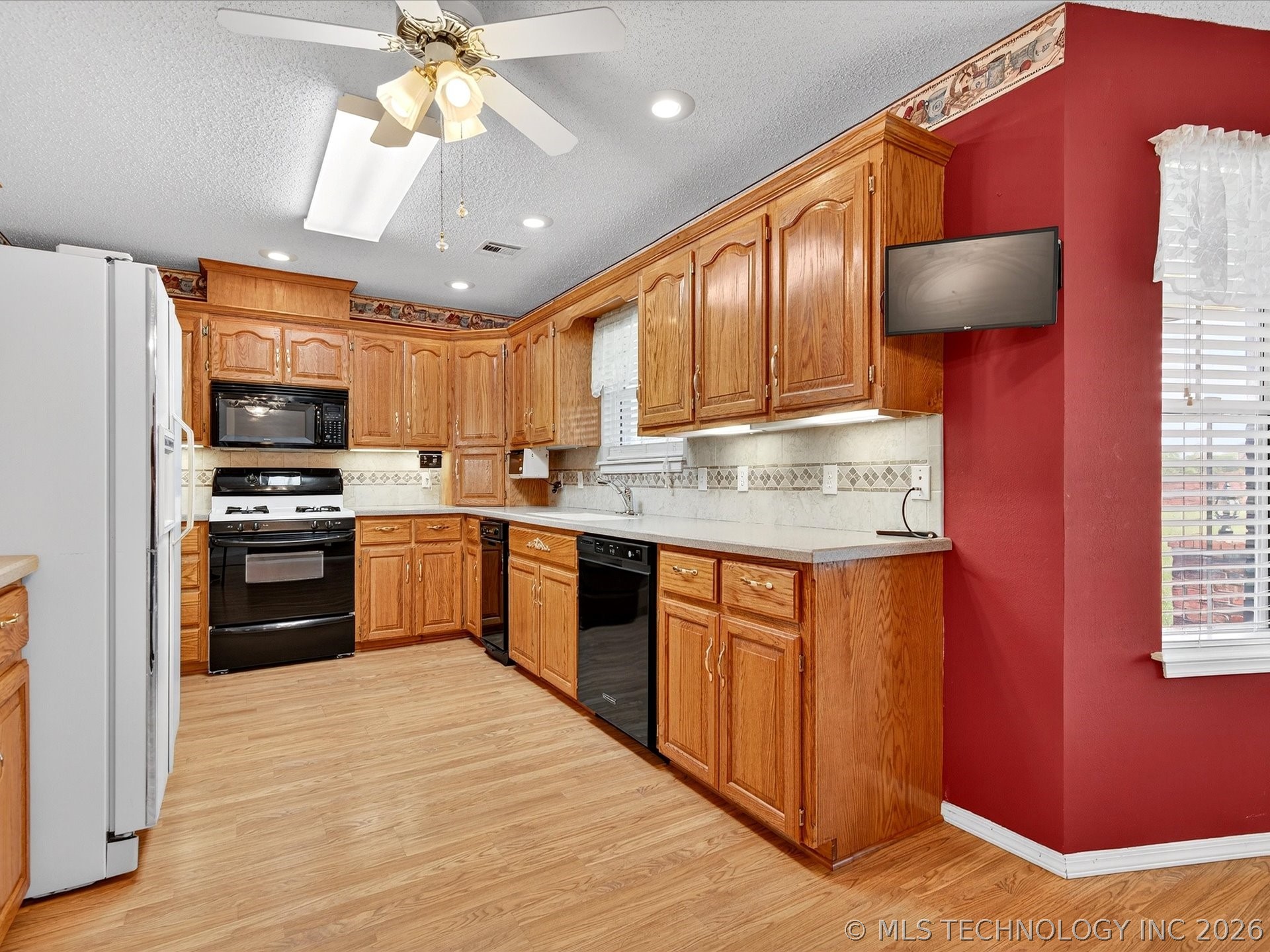13699 N 3980 Property Photo 9