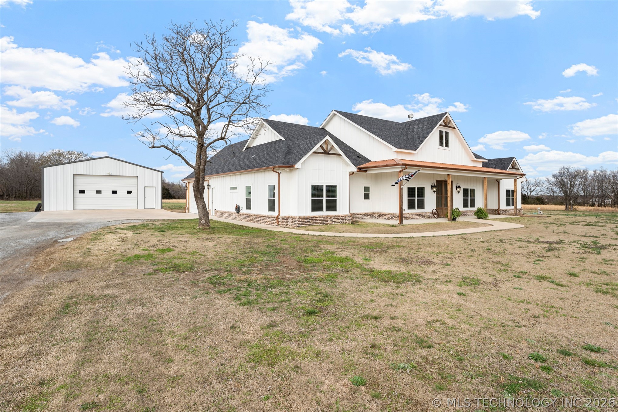 444560 E 350 Property Photo 4