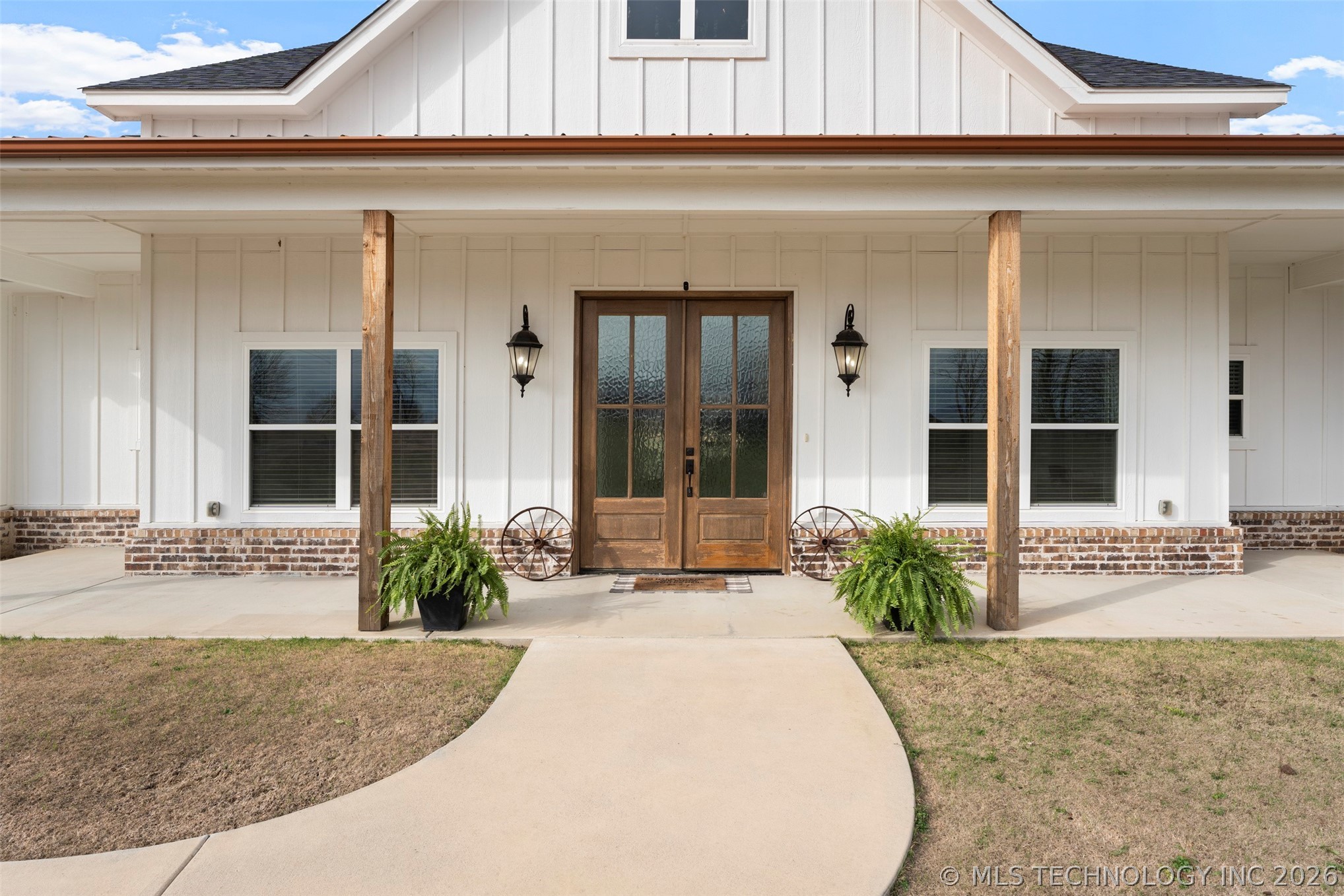 444560 E 350 Property Photo 6