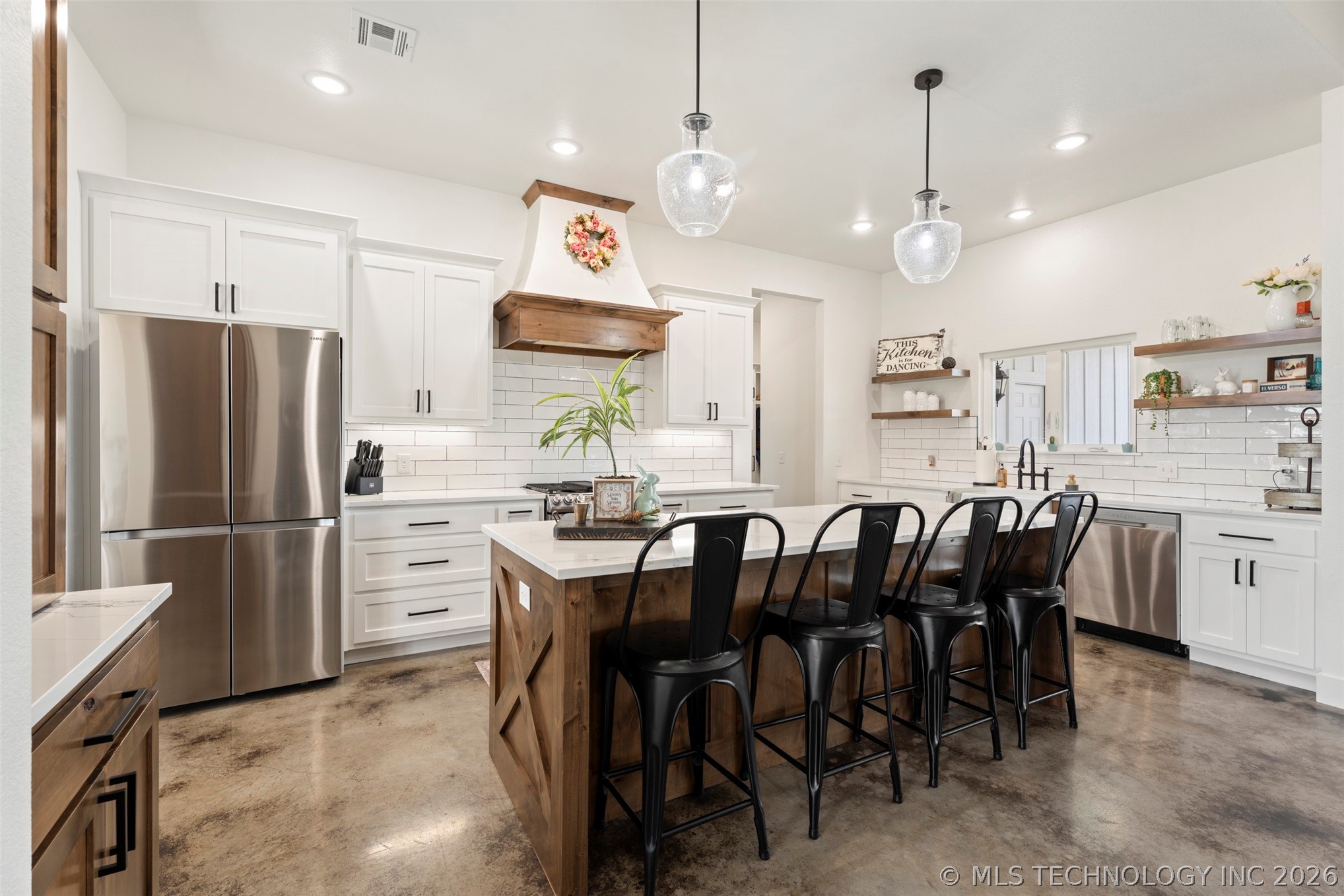 444560 E 350 Property Photo 16